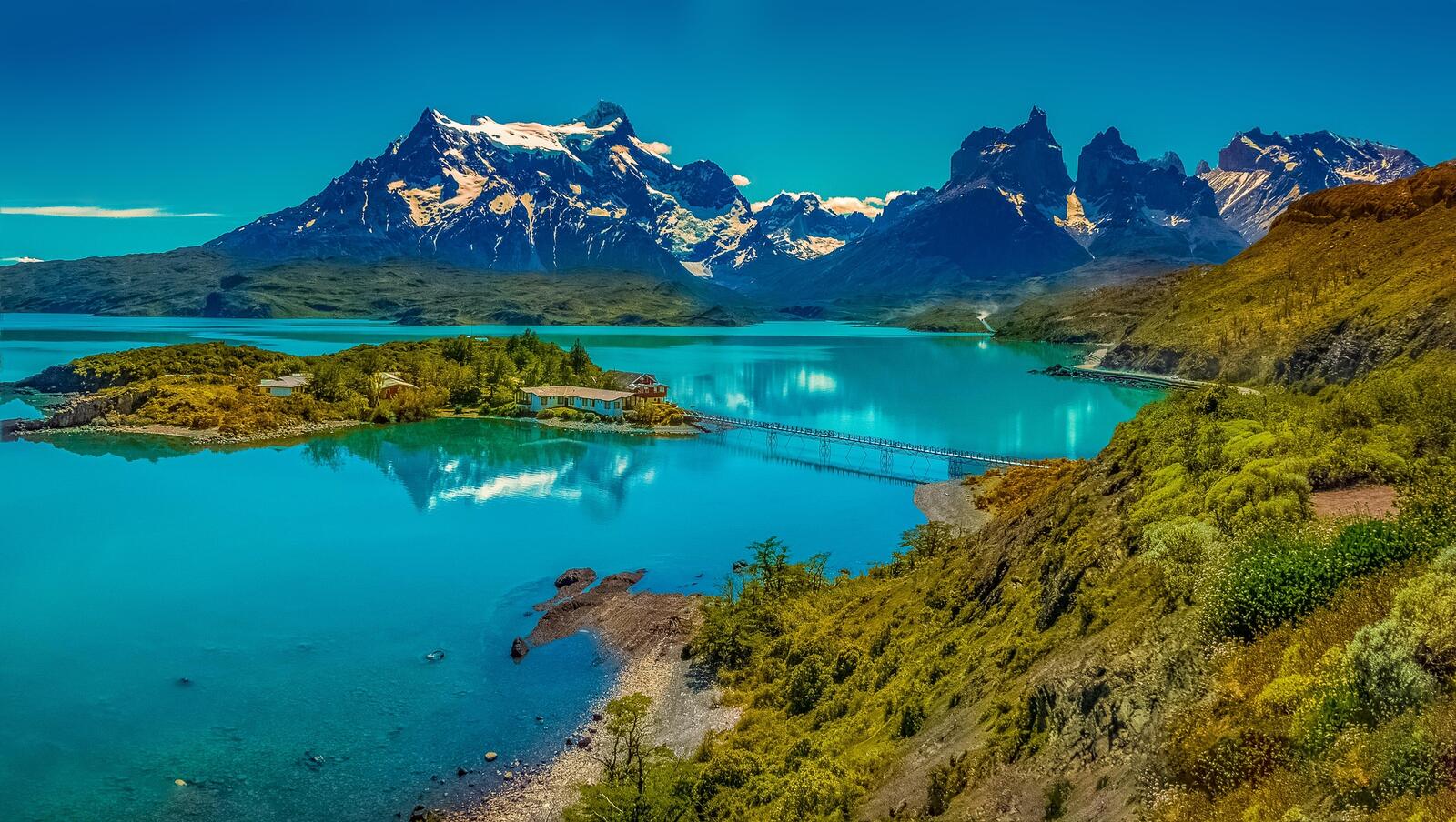 Wallpapers Lake Pehoe Chile mountains on the desktop