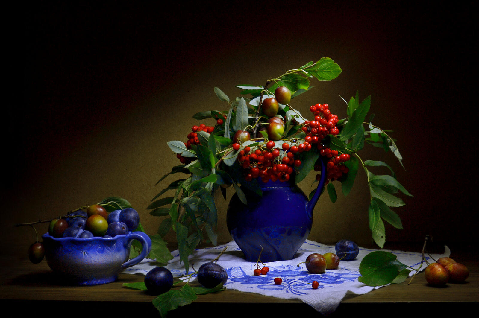 Wallpapers still life berries mountain ash on the desktop
