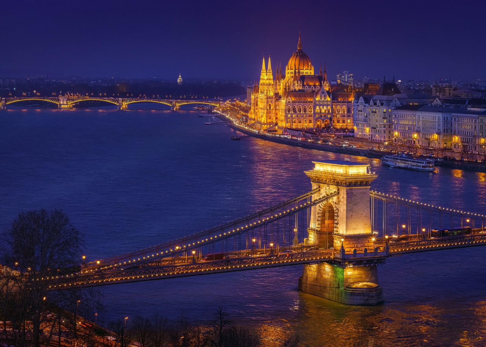 Обои город Цепной мост Дунай на рабочий стол