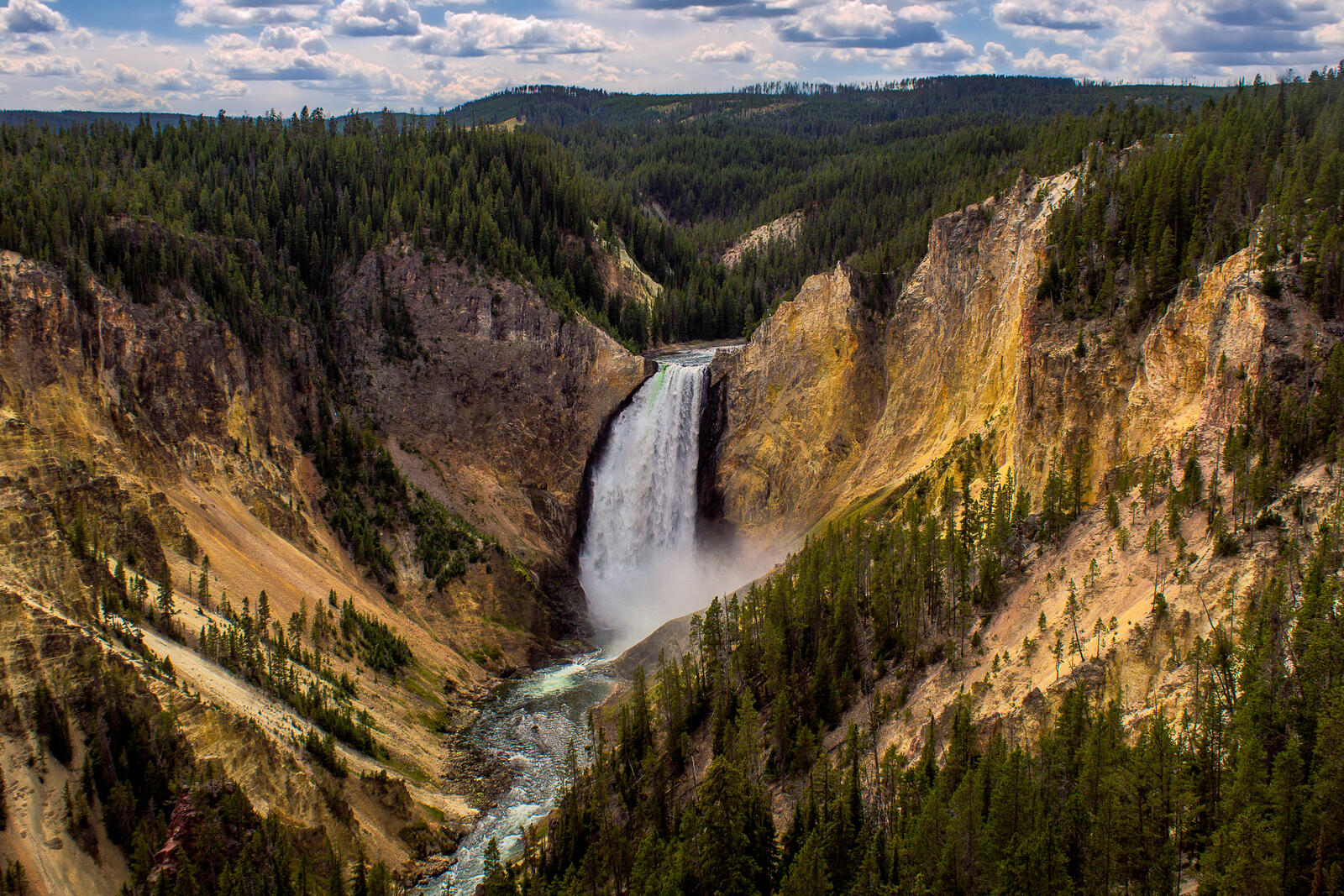 Free photo Waterfall in Yellowstone Park
