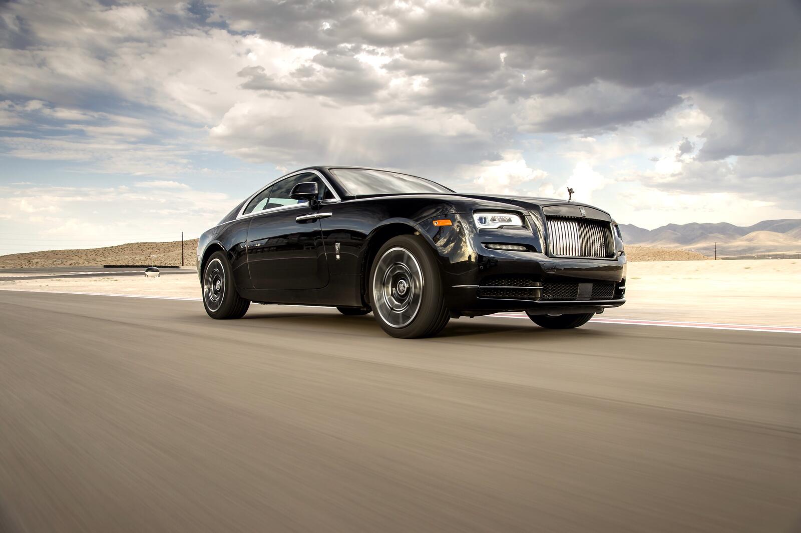 Wallpapers Rolls Royce Wraith black in move on the desktop