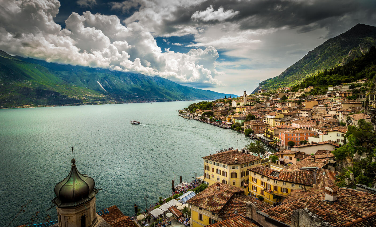 Wallpapers Limone - lake Garda Italy landscape on the desktop