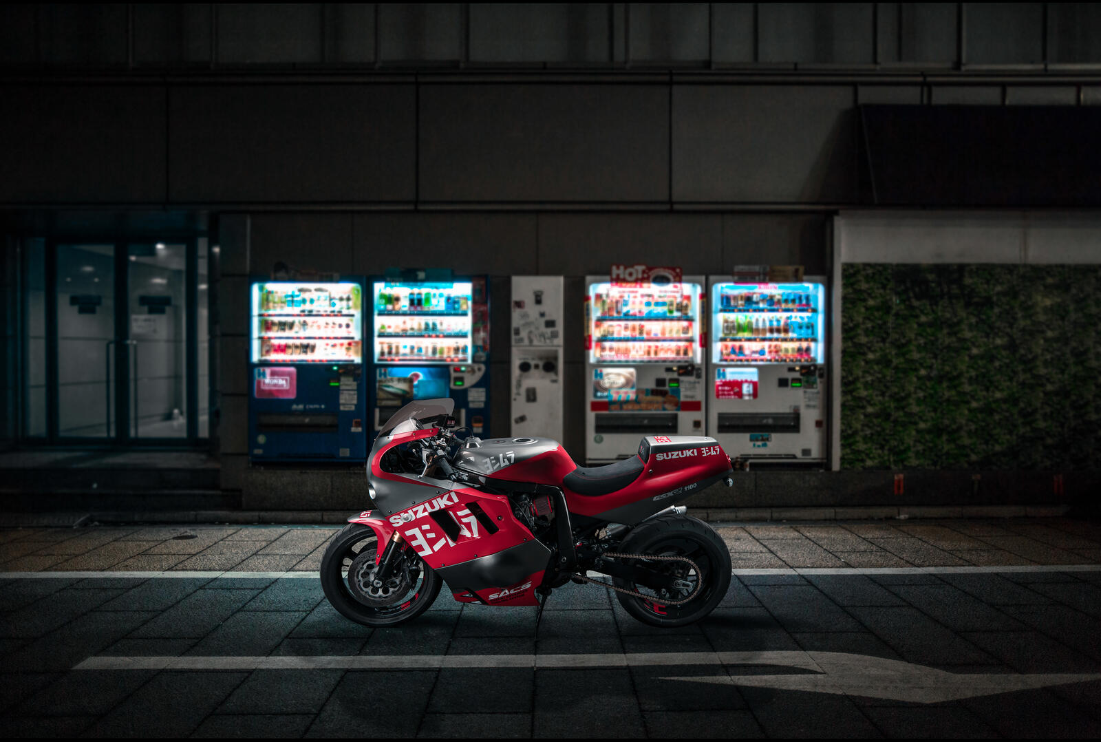 Обои Suzuki мотоциклы красный на рабочий стол