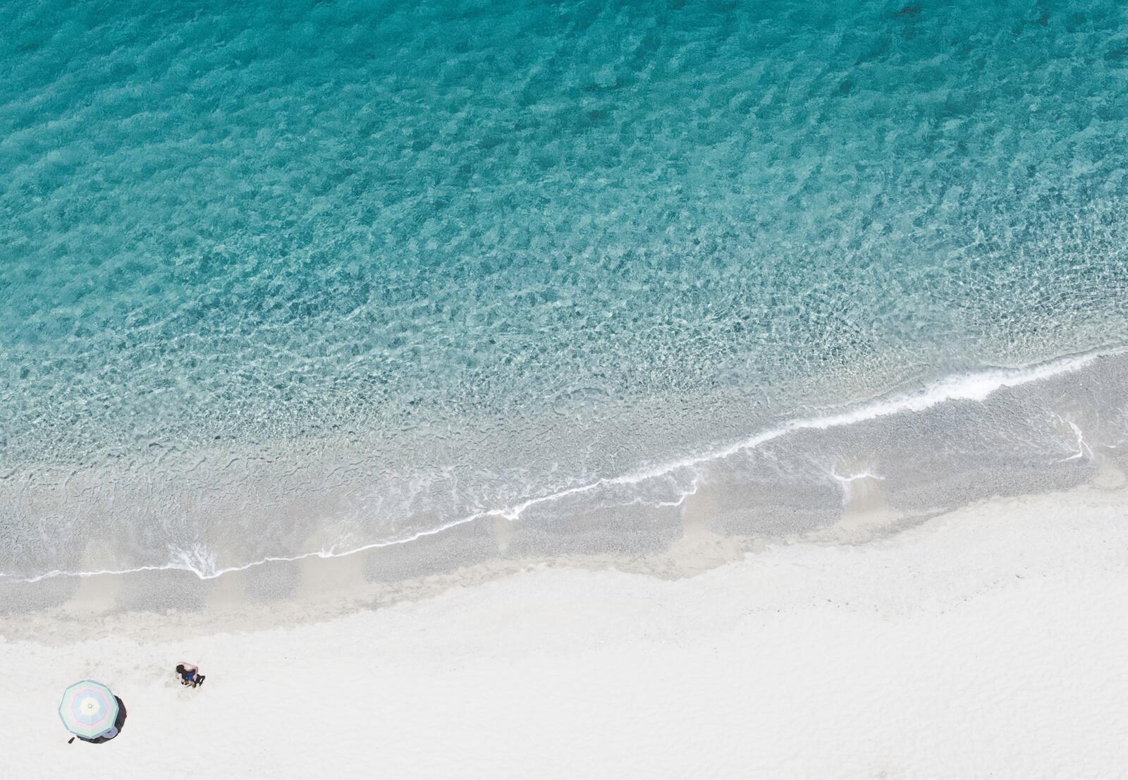 Бесплатное фото Береговая волна на берегу моря