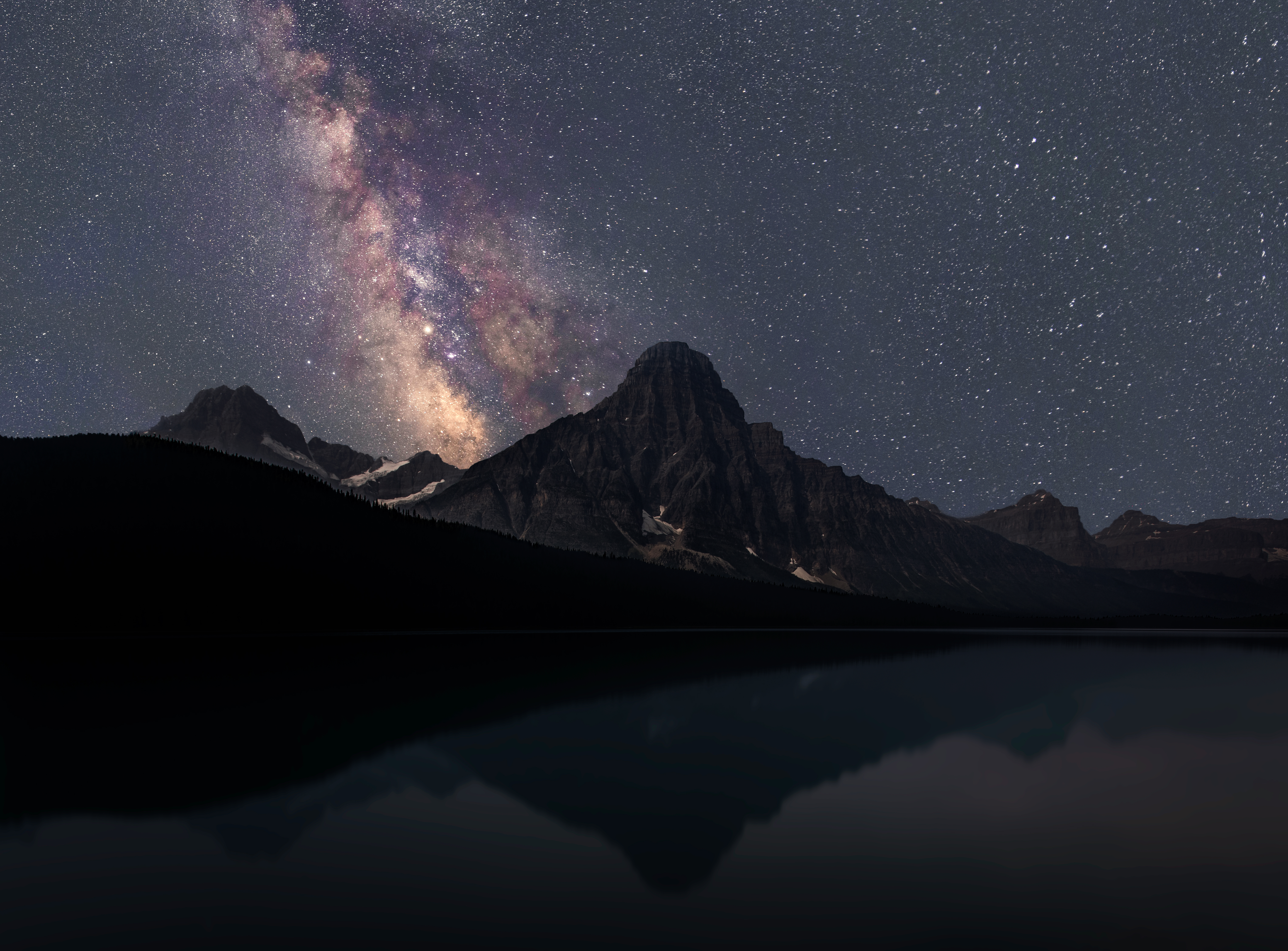 Млечный путь над силуэтами гор · бесплатное фото