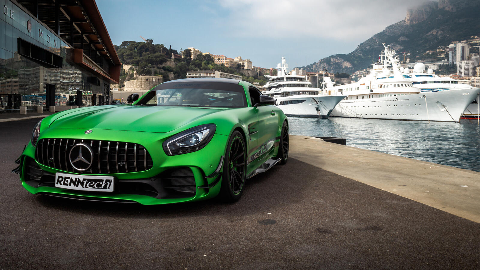 Wallpapers Mercedes AMG GT C in the Parking lot in front of the yachts ships on the desktop