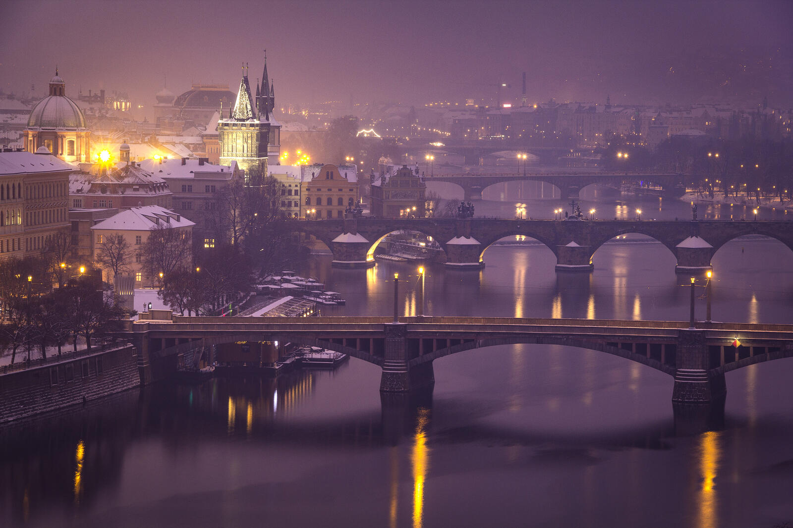Обои Прага ночь зима на рабочий стол
