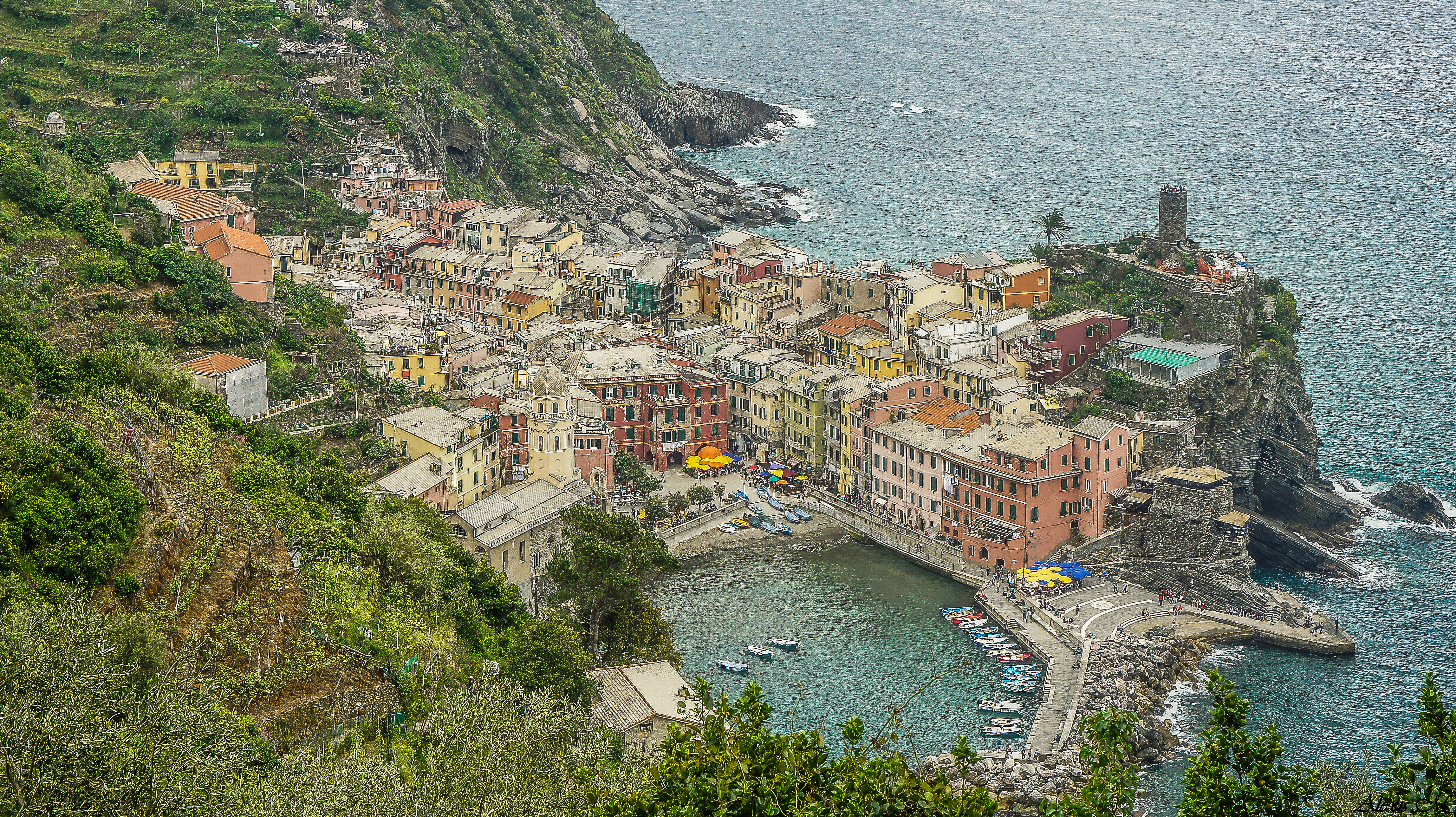 Photo free houses, view from the top, Vernazza