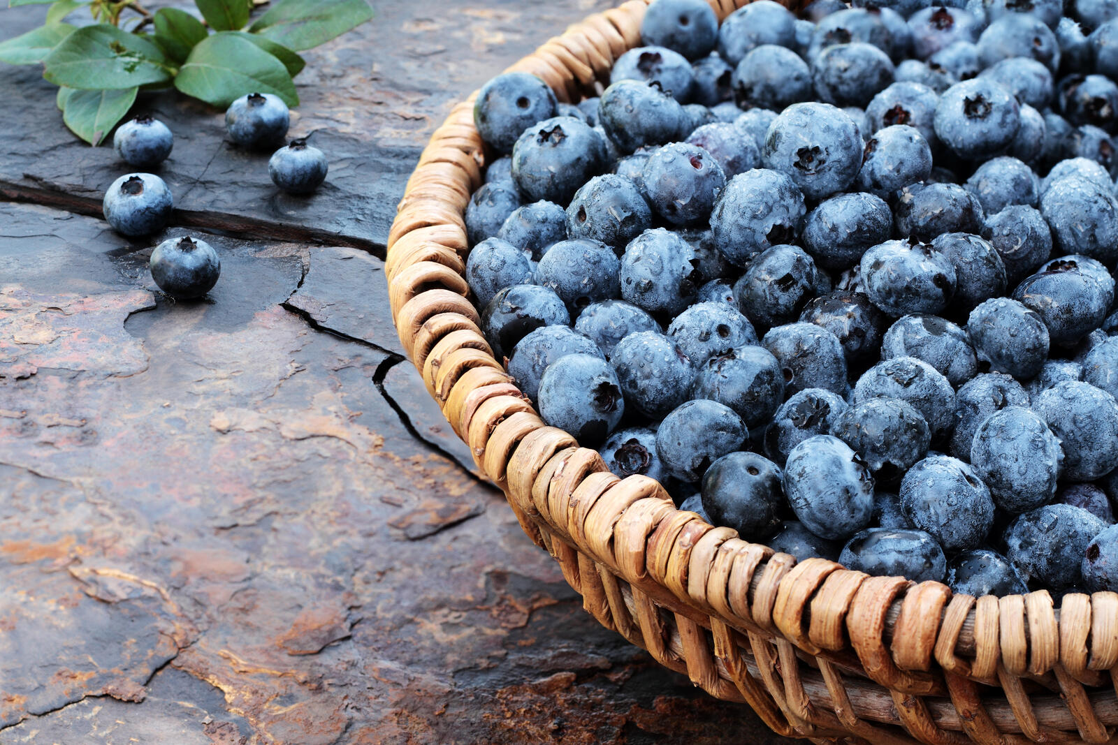 Free photo A large portion of blueberries