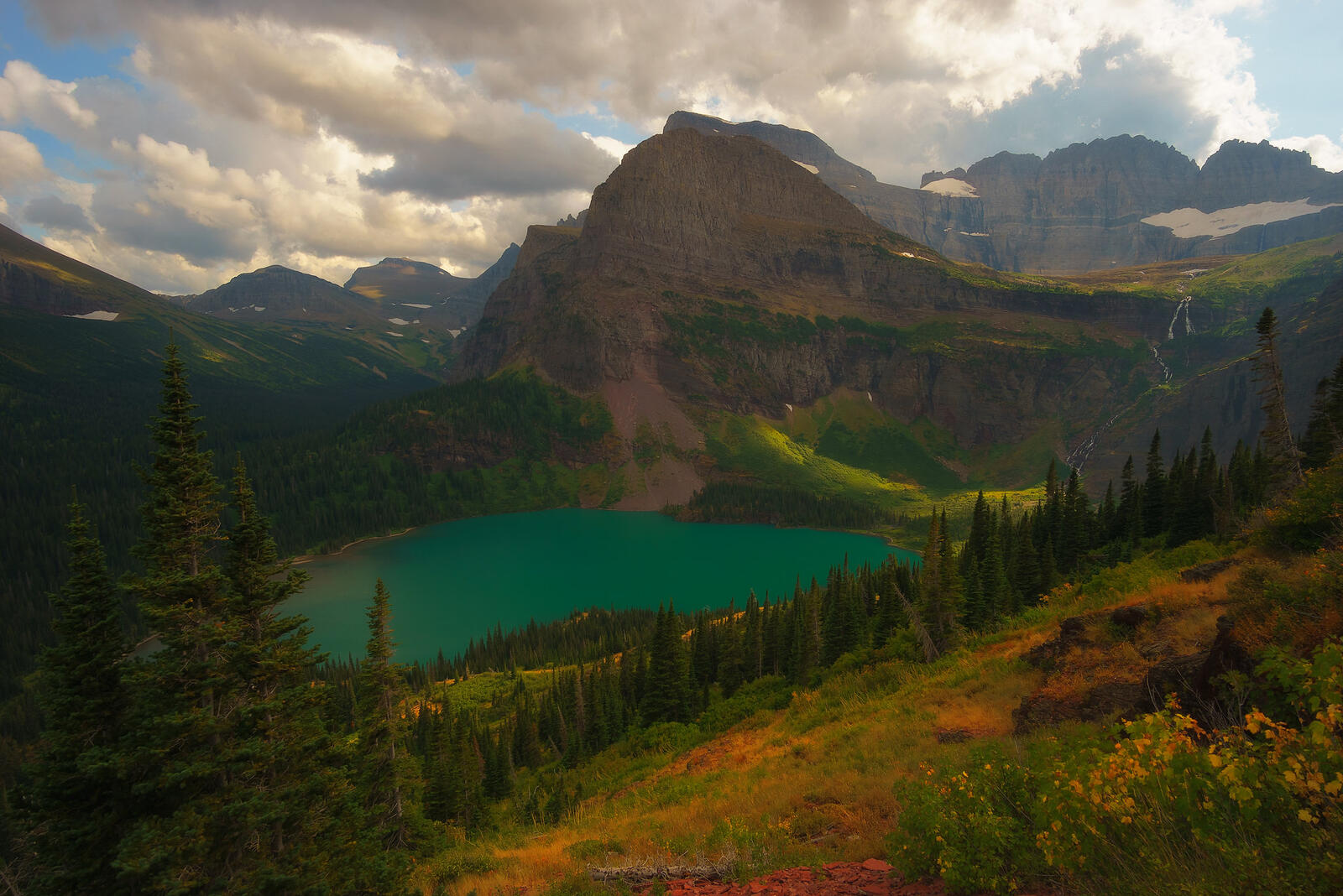 Wallpapers Grinnell Lake in Glacier National Park Montana lake on the desktop