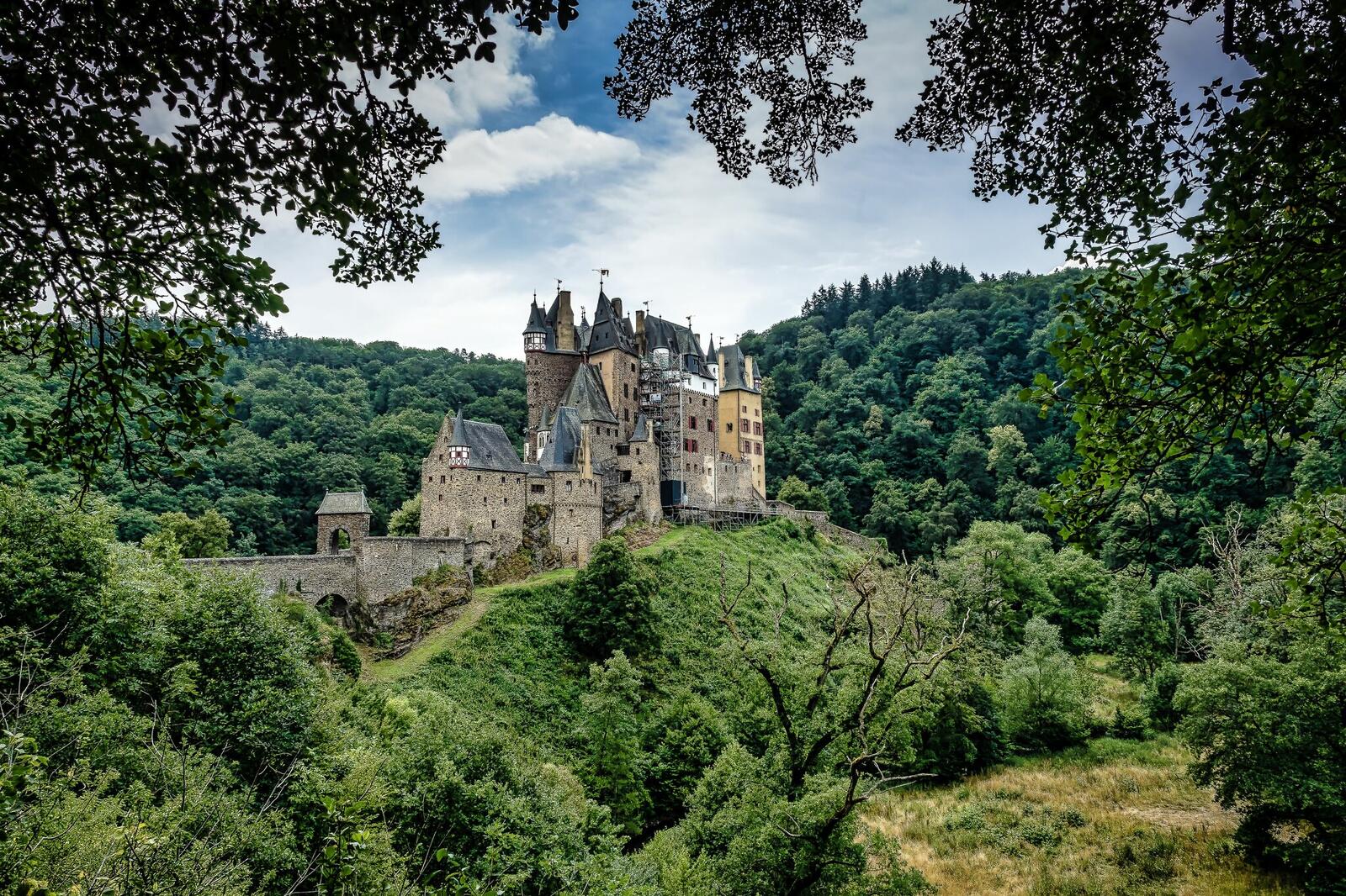 Обои Замок Эльц Германия Рейнланд-Пфальц на рабочий стол
