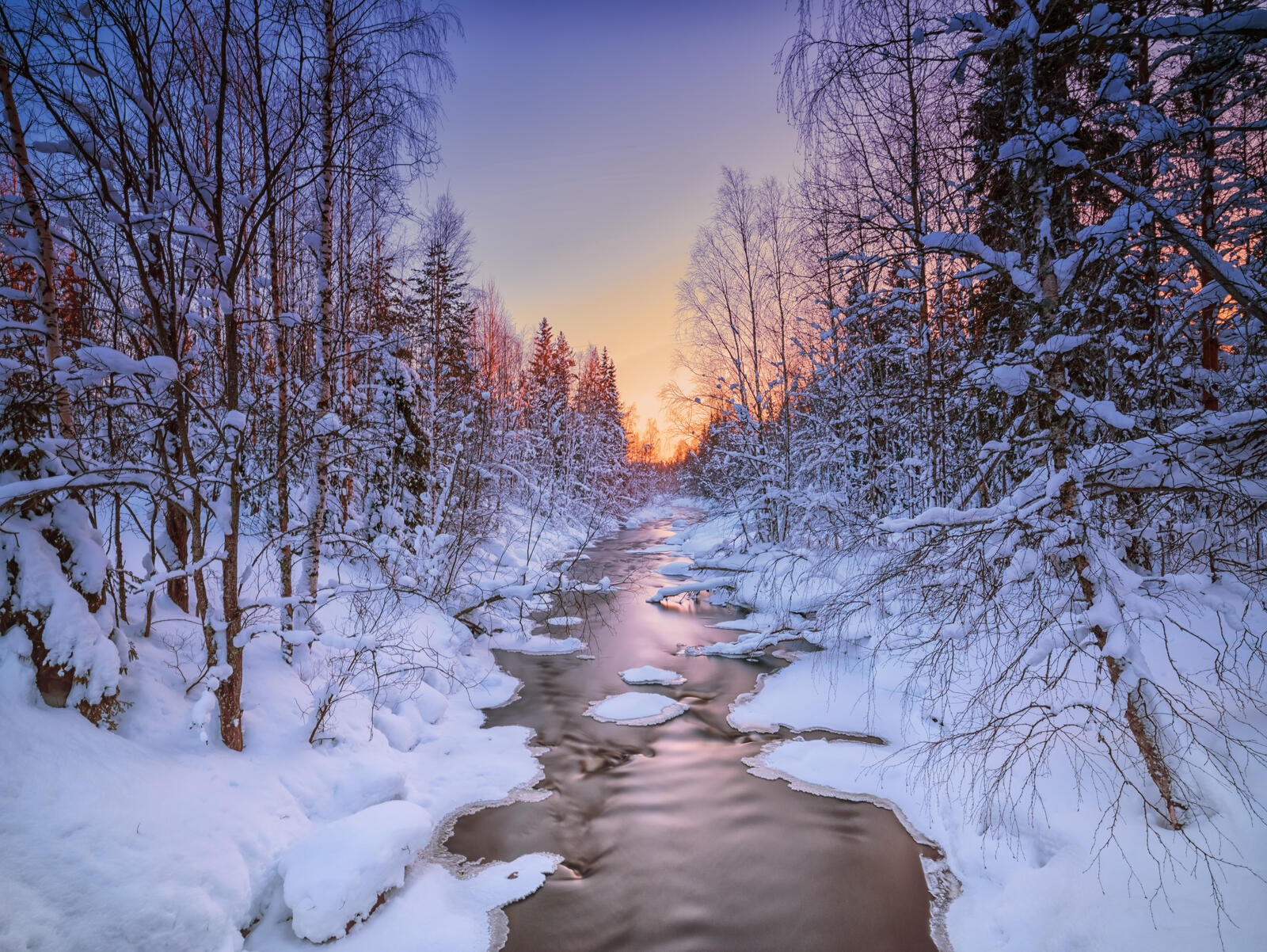 Обои Frozen landscape in Sweden зима река на рабочий стол