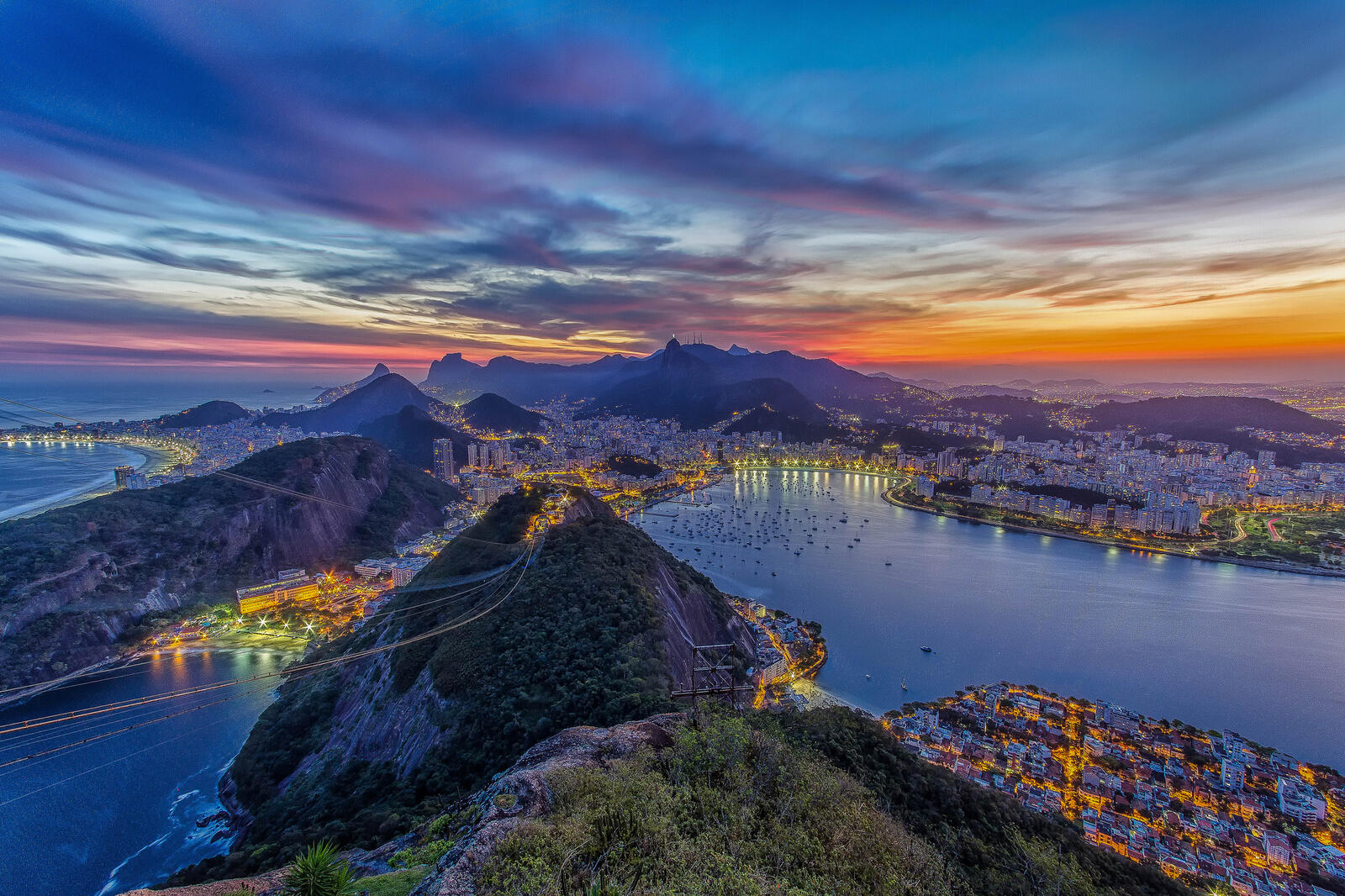 Бесплатное фото Рио-де-Жанейро город среди гор