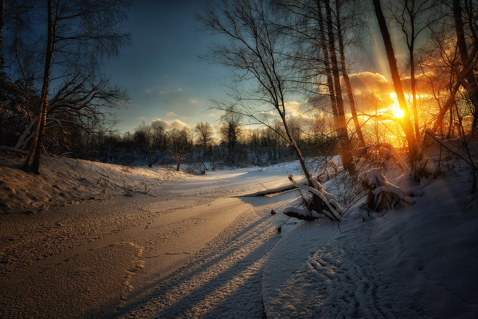 Wallpapers sunset in Moscow winter snow on the desktop