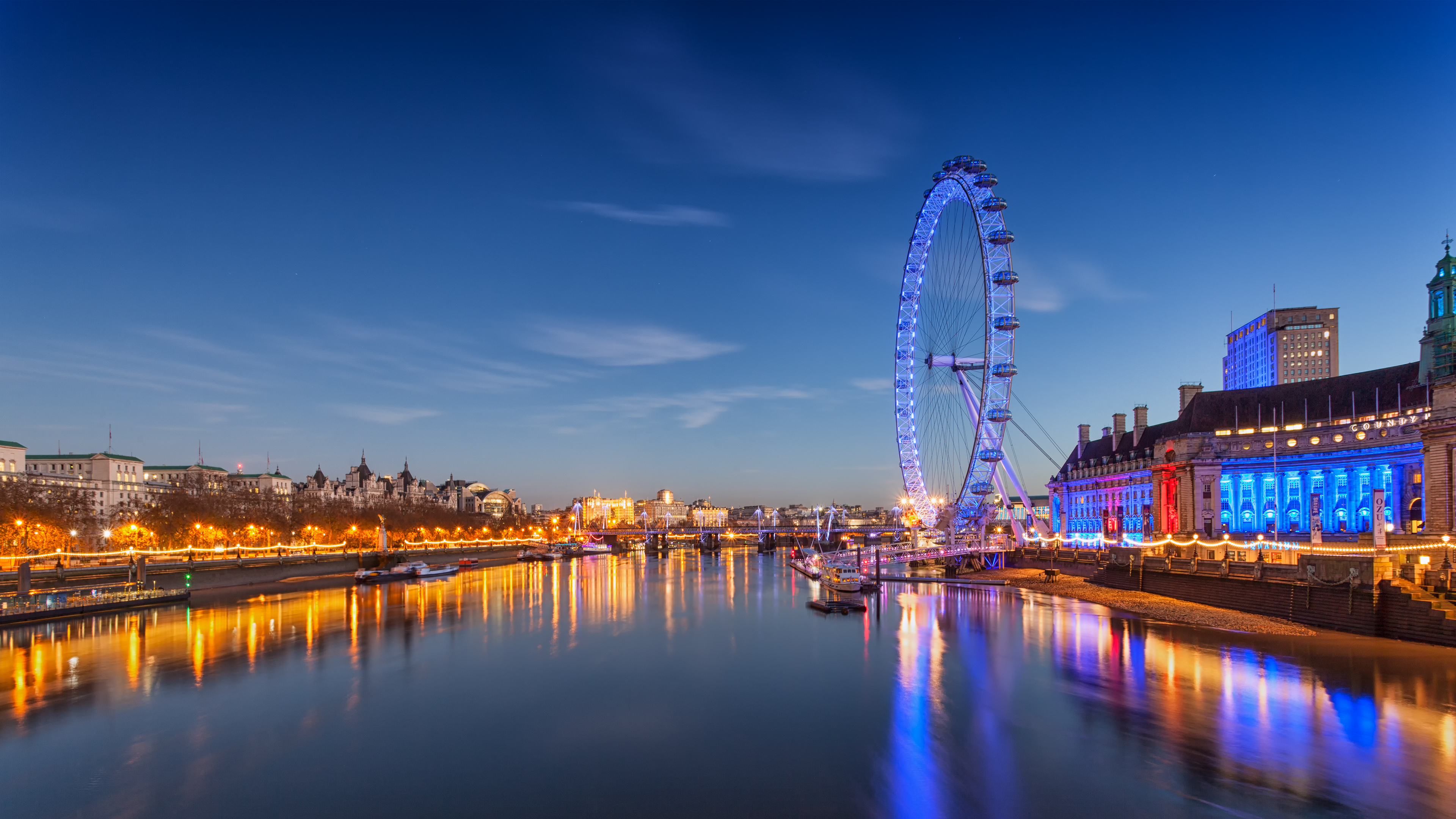Free photo Ferris wheel in London