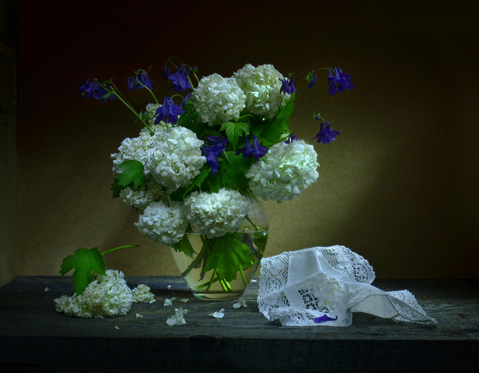 Wallpapers background a still-life flower vase on the desktop