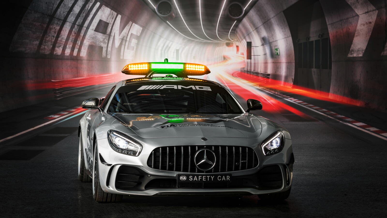 Free photo Mercedes AMG GT C with flashing lights on the roof