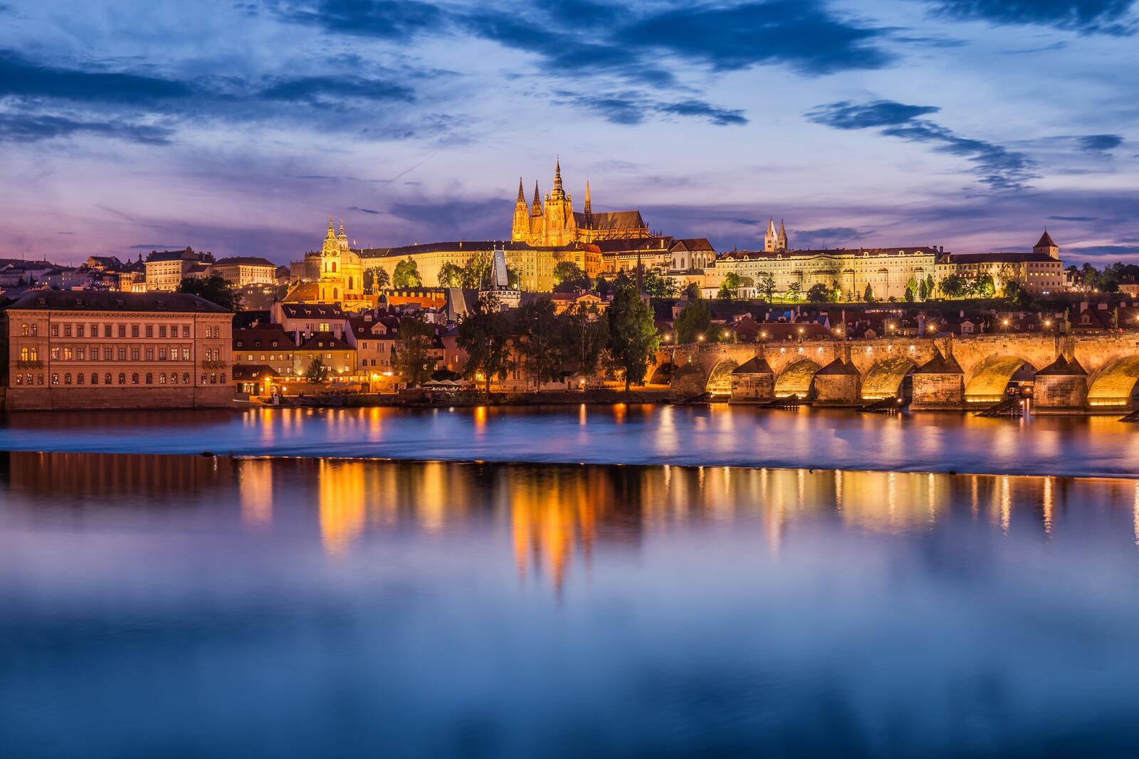 Обои Река Влтава ночной город Прага на рабочий стол