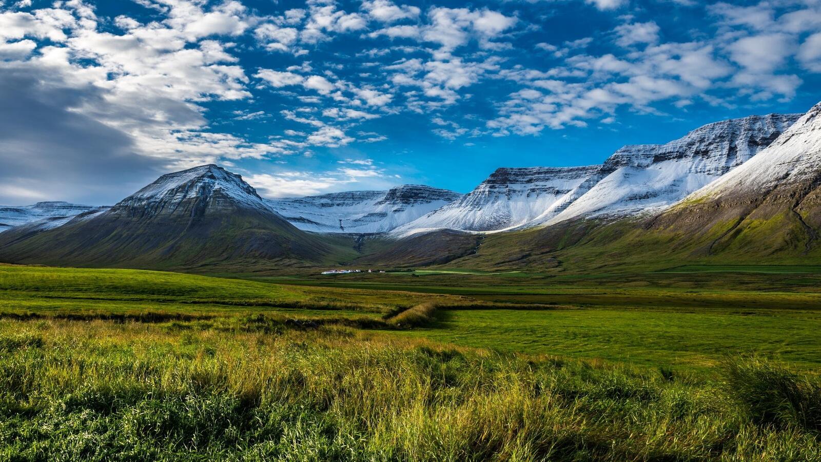 Обои Исландия горы поле на рабочий стол