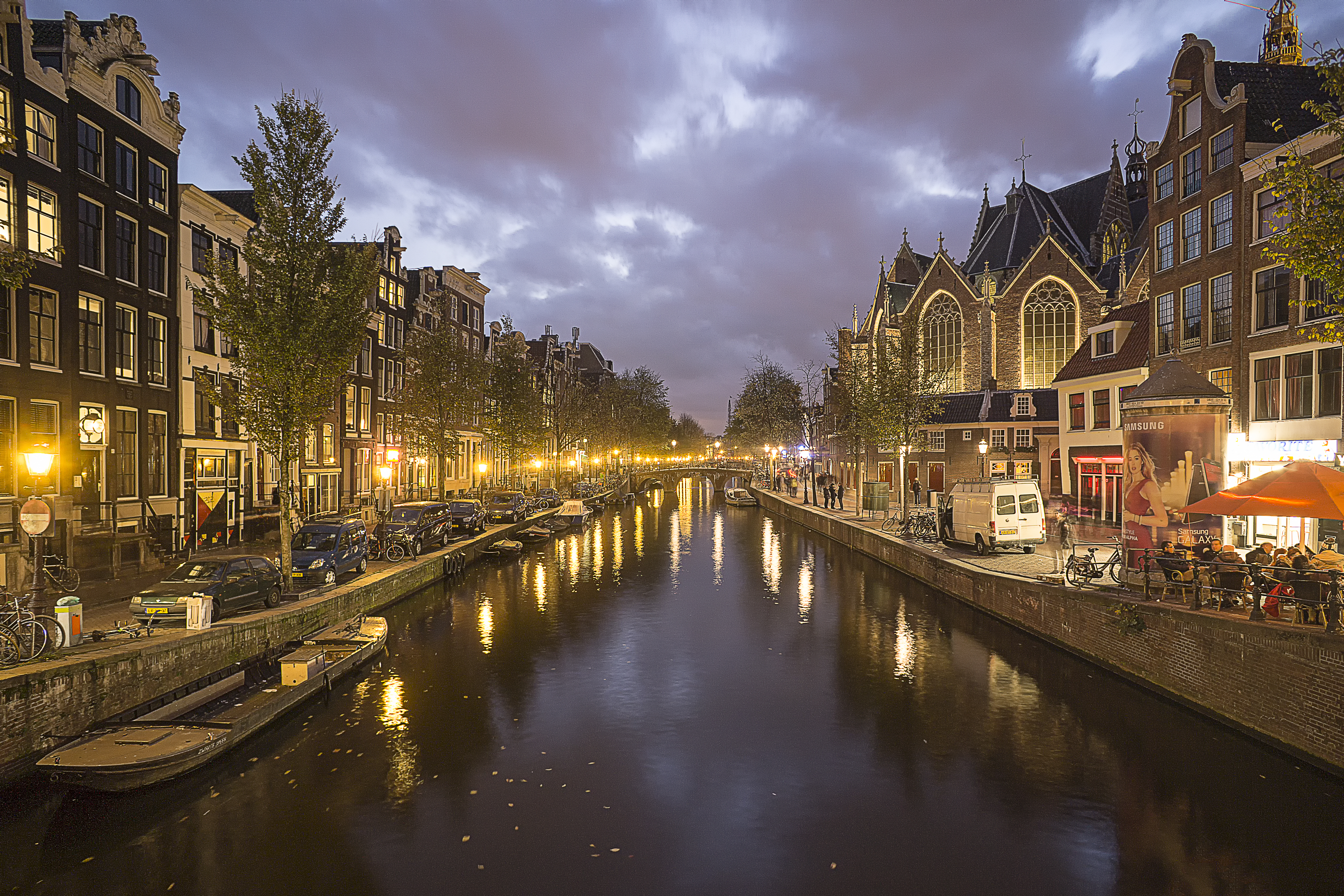Обои Нидерланды Амстердам с видом на канал в ночное время ночь на рабочий стол