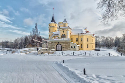 The castle BIP in Pavlovsk 5
