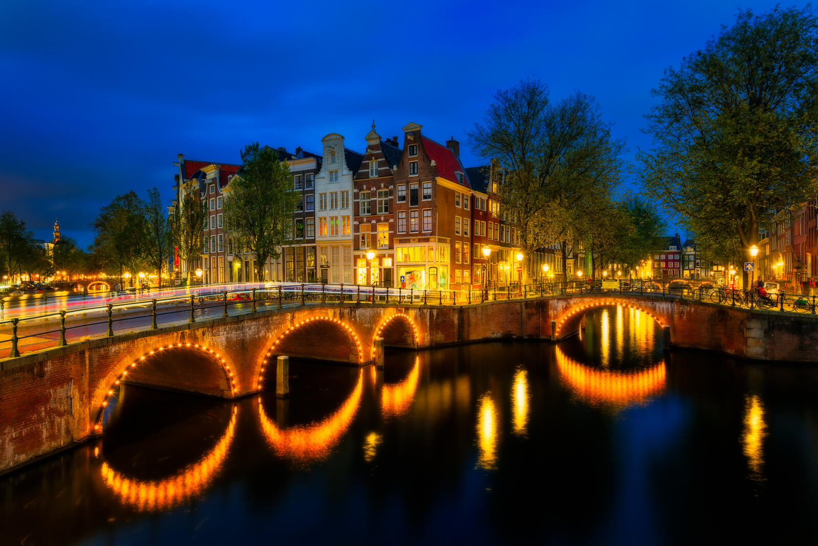 Обои Amsterdam Netherlands ночь на рабочий стол