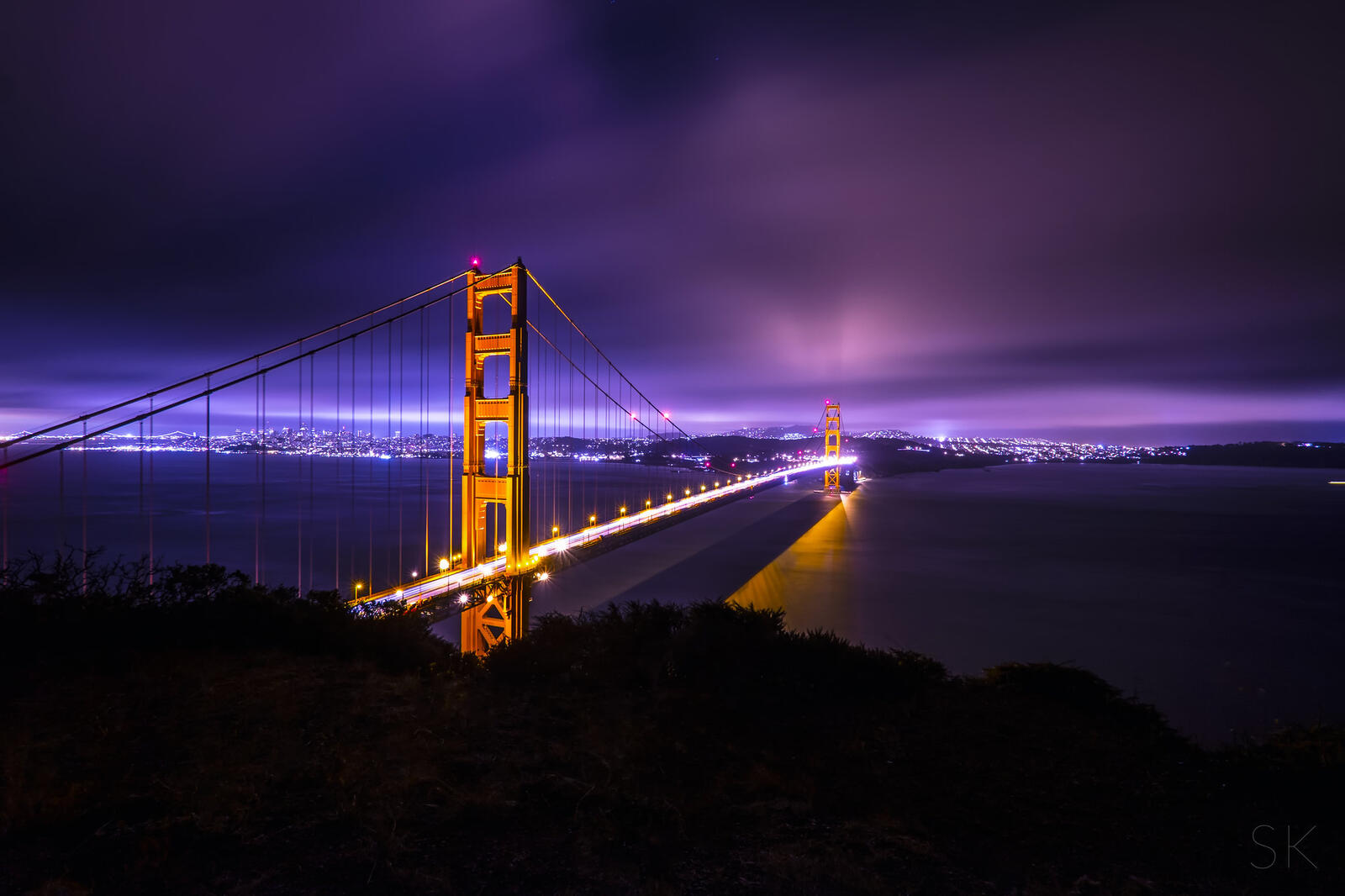 Бесплатное фото Мост Золотые Ворота в Сан-Франциско в ночи