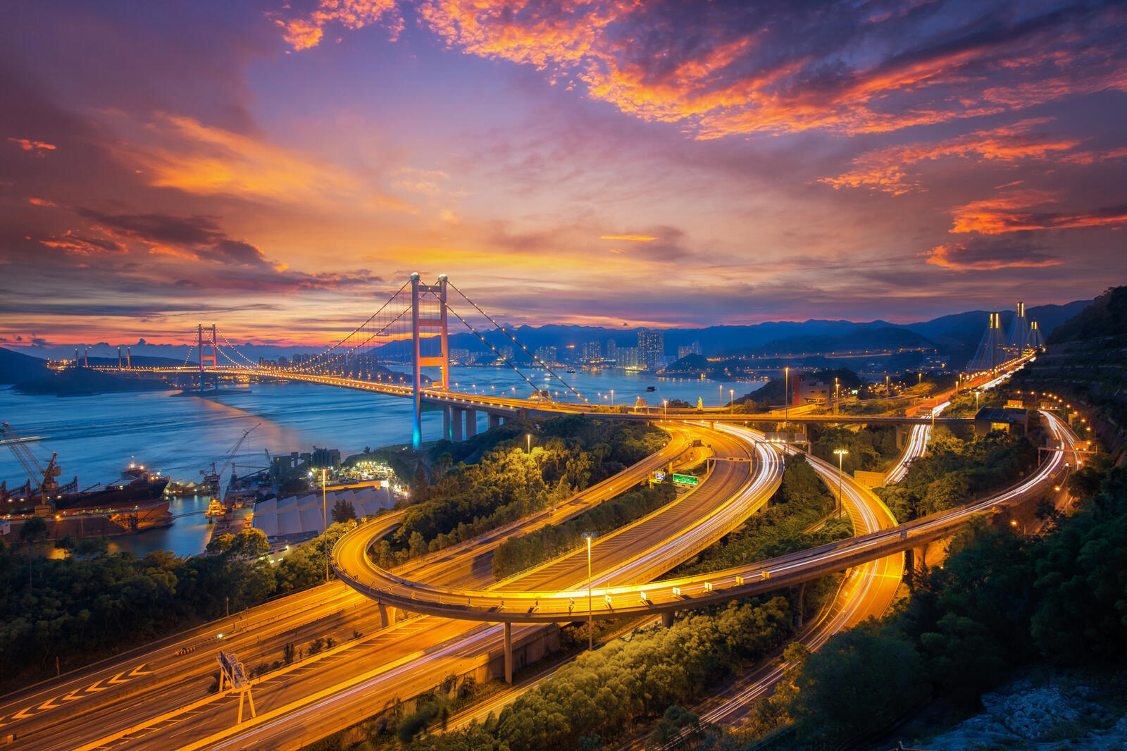 Wallpapers Tsing mA bridge is the connection between the airport and Hong Kong the main transportation in Hong Kong China on the desktop