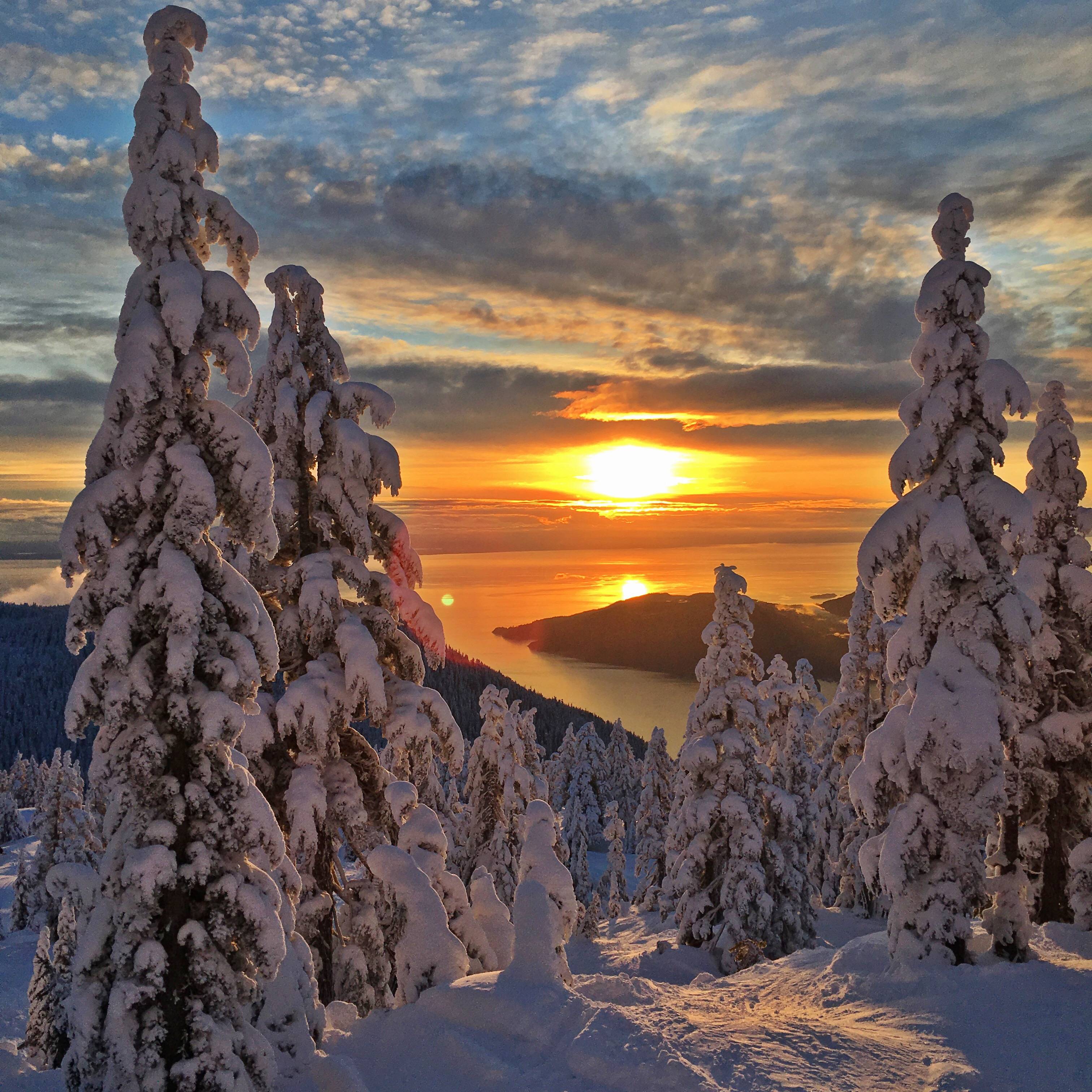 Wallpapers winter mountain Sunset views of the Pacific ocean with mount Cypress on the desktop