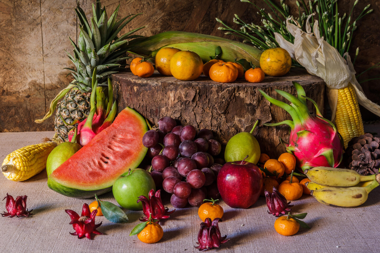 Бесплатное фото Натюрморт с арбузом и фруктами