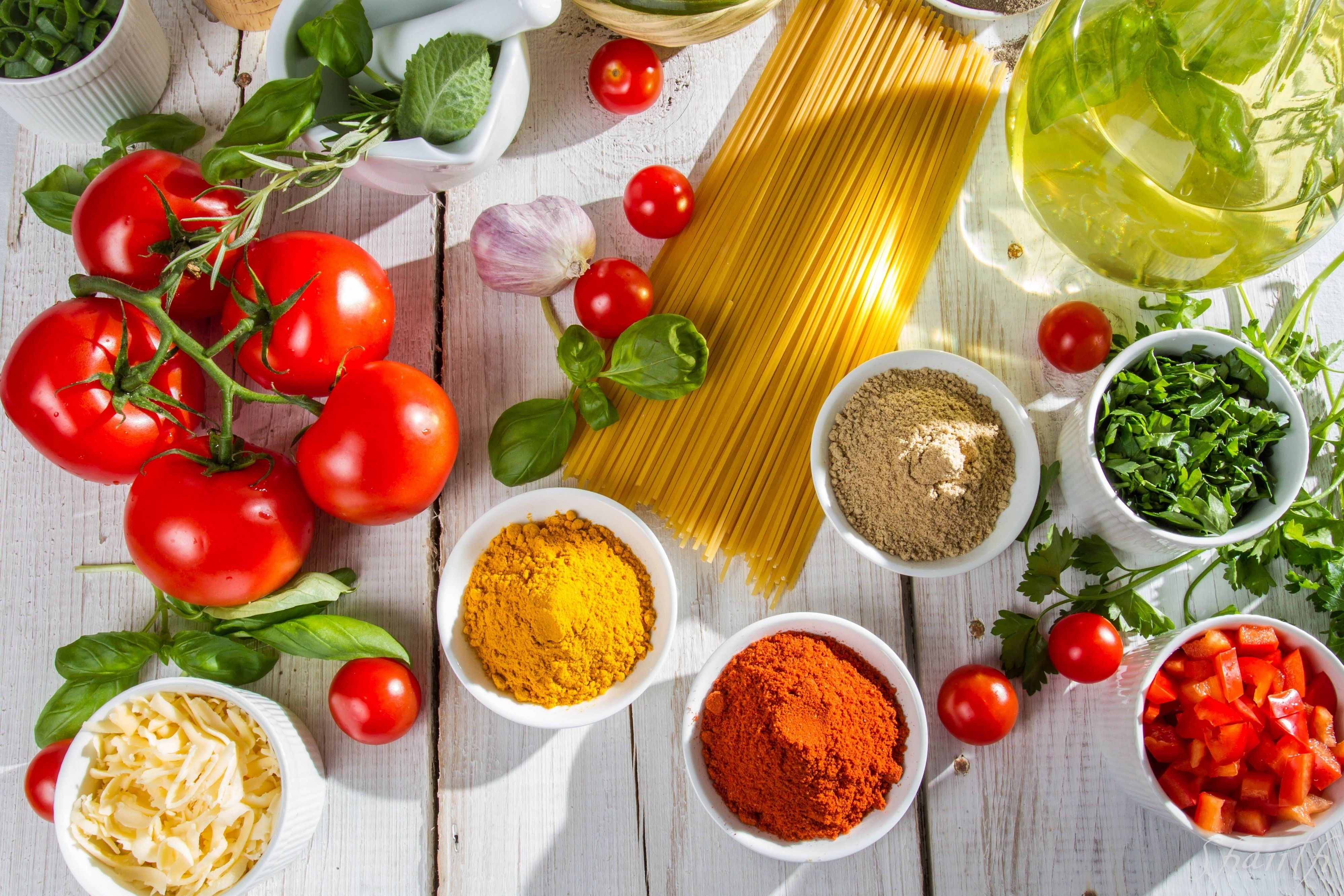 Wallpapers spices spaghetti tomatoes on the desktop