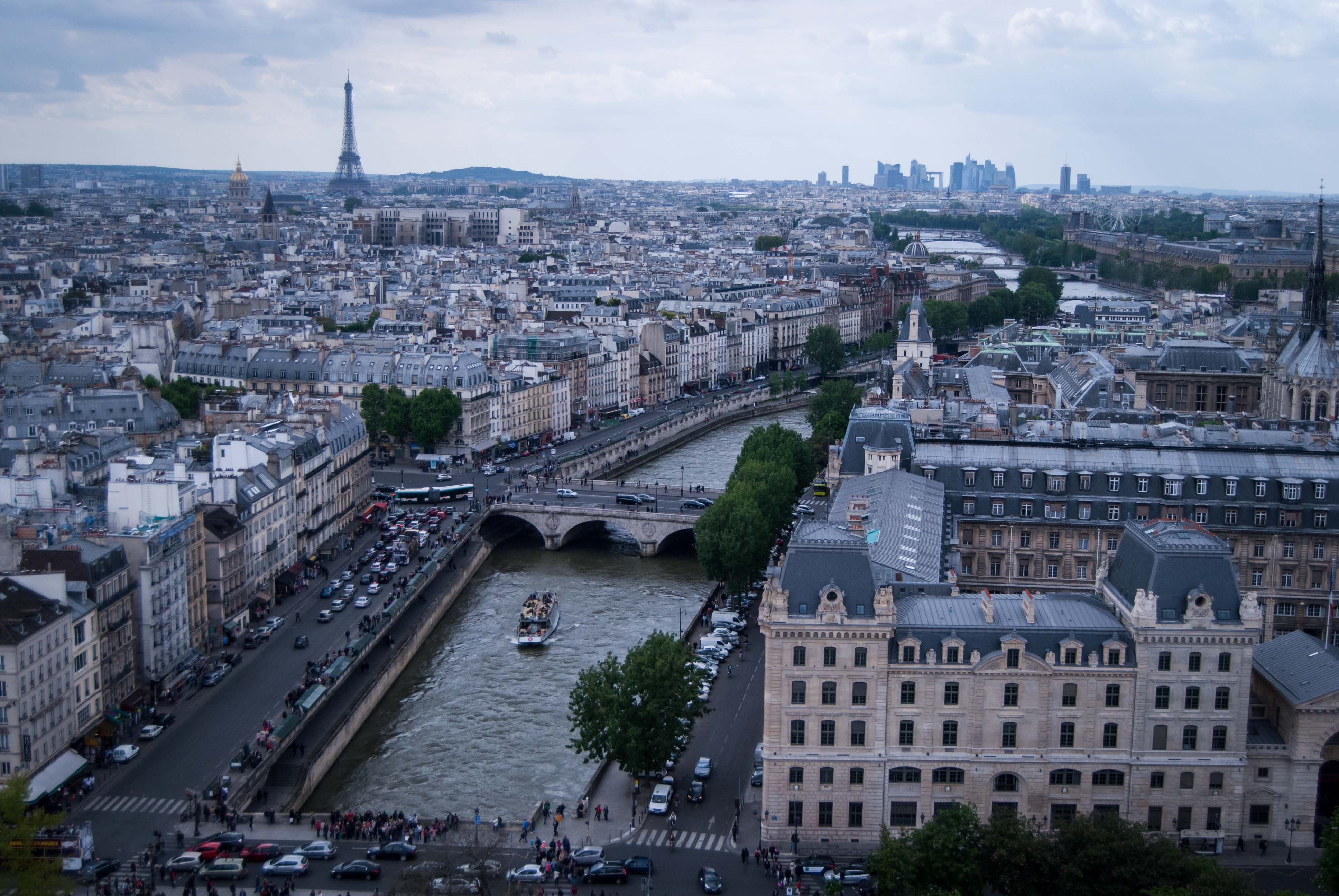 Речка сена. Река сена во Франции. Река сена в Париже. Эйфелева башня река сена. Река сена Лувр.