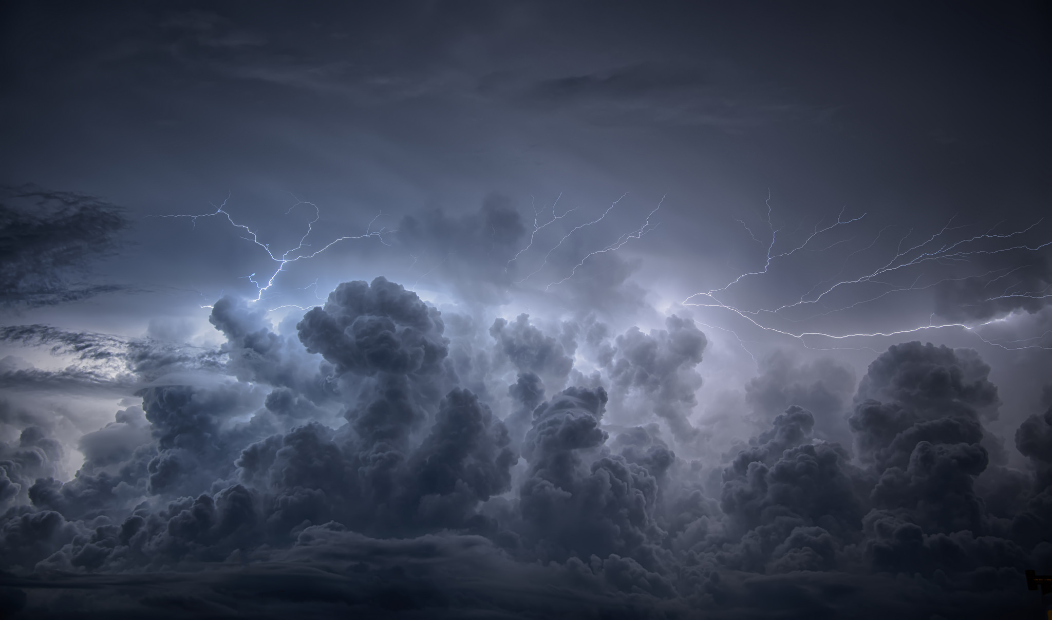 Wallpapers bad weather thunder clouds on the desktop