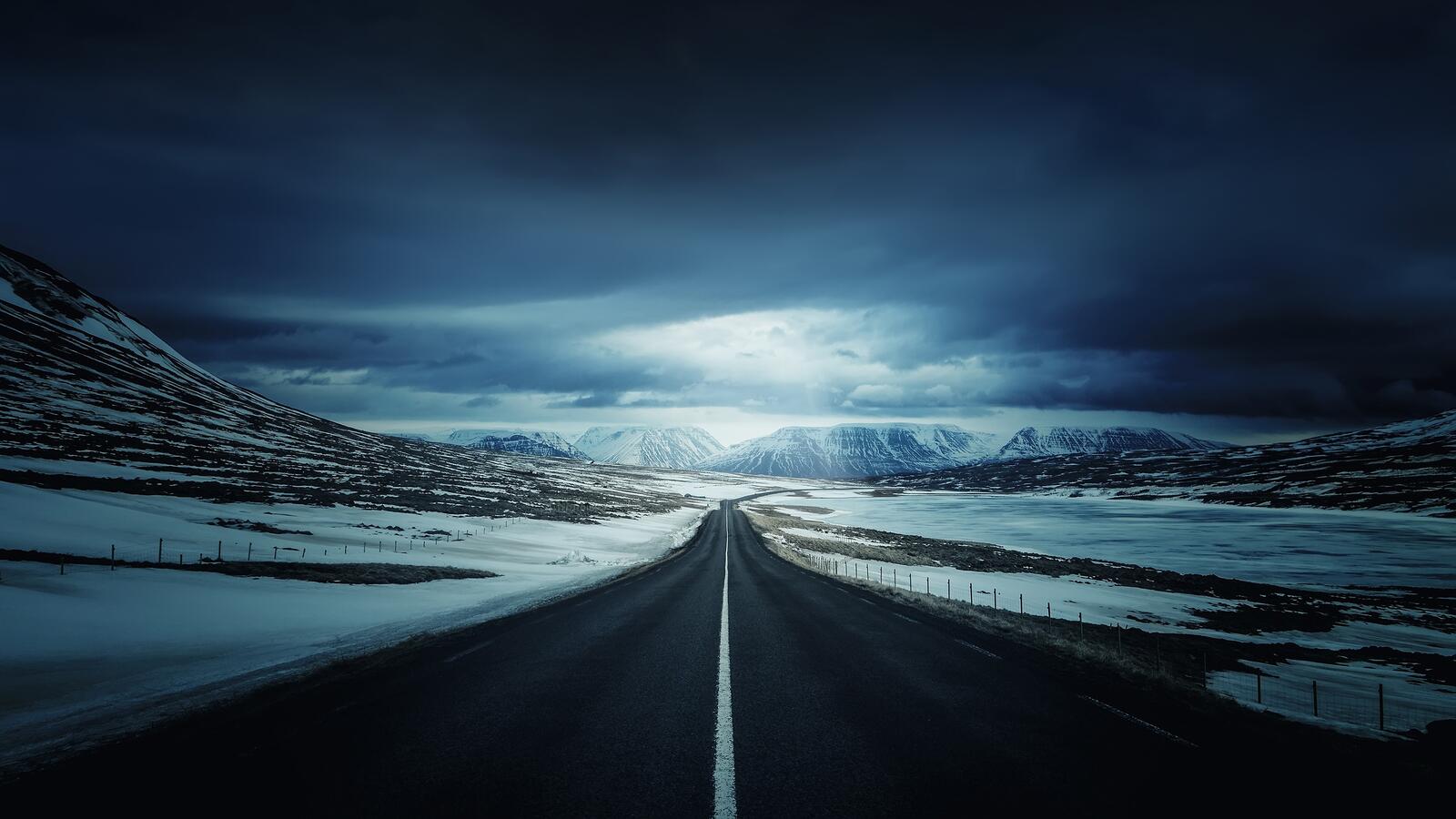 Обои Исландия долгая дорога облака на рабочий стол
