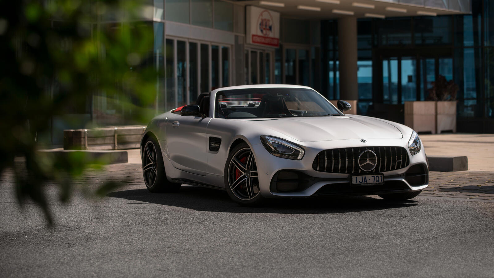 Free photo Mercedes AMG GT C Roadster 2018