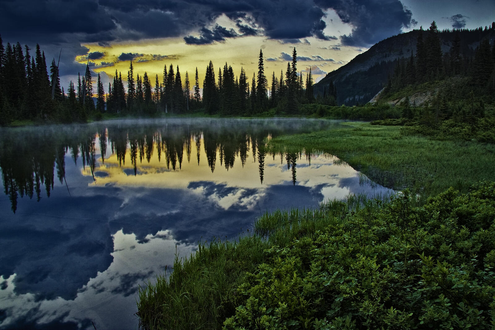 Wallpapers landscape lake Mount Rainier National Park on the desktop