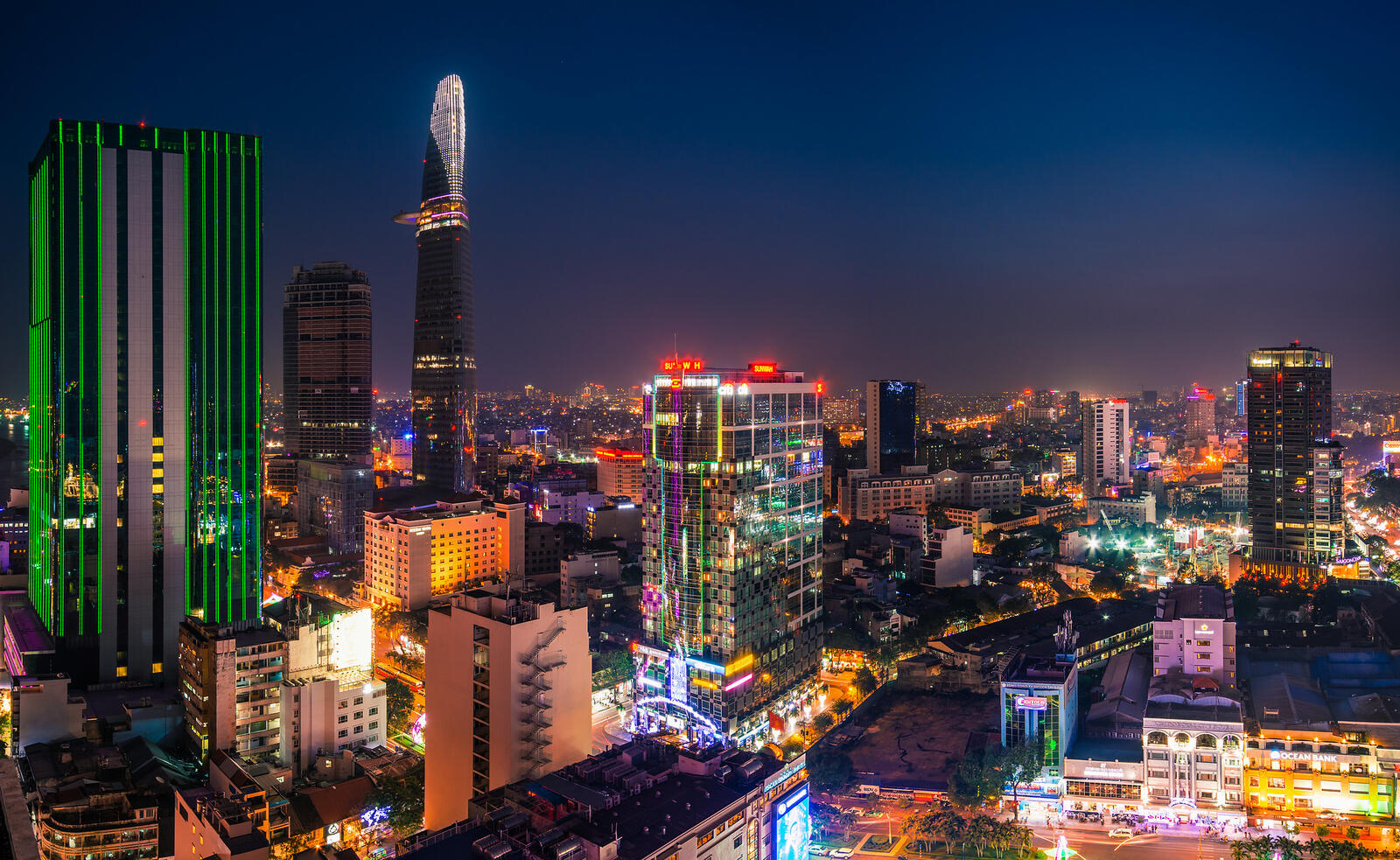 Обои ночь город вьетнам на рабочий стол