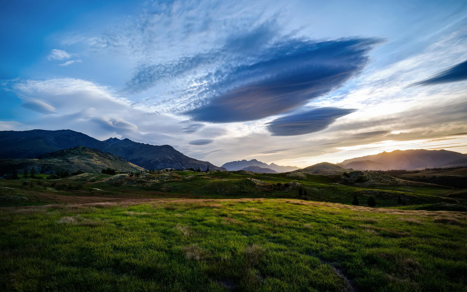 Бесплатное фото Куинстаун в Новой Зеландии на закате дня