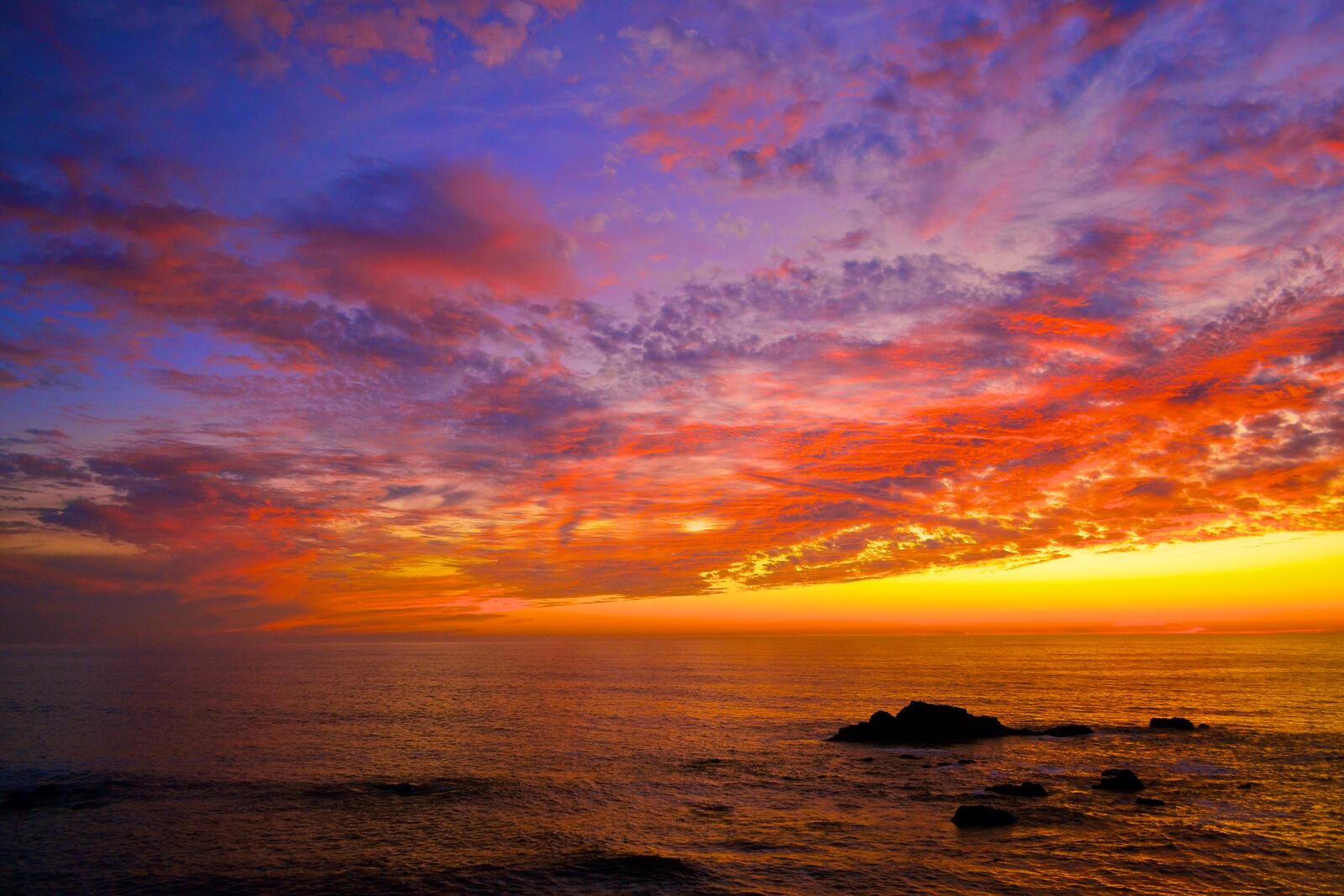 免费照片太阳已经落在海平线上