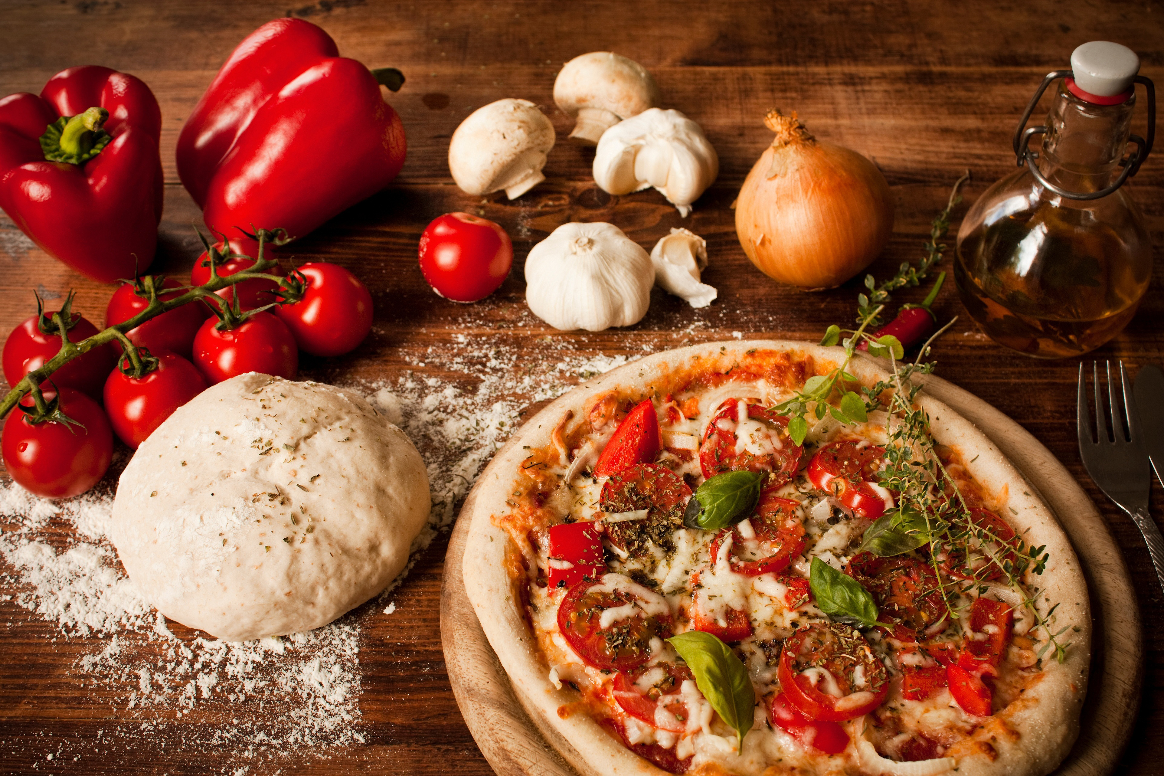Free photo Pizza with garlic