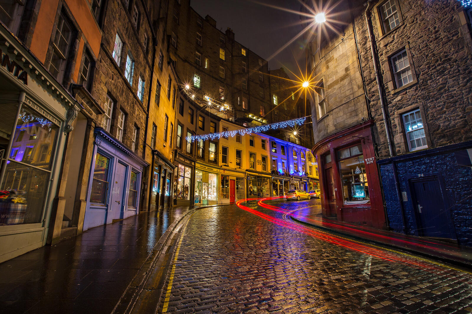 Обои Уличные фонари ночью Старый город Эдинбург на рабочий стол