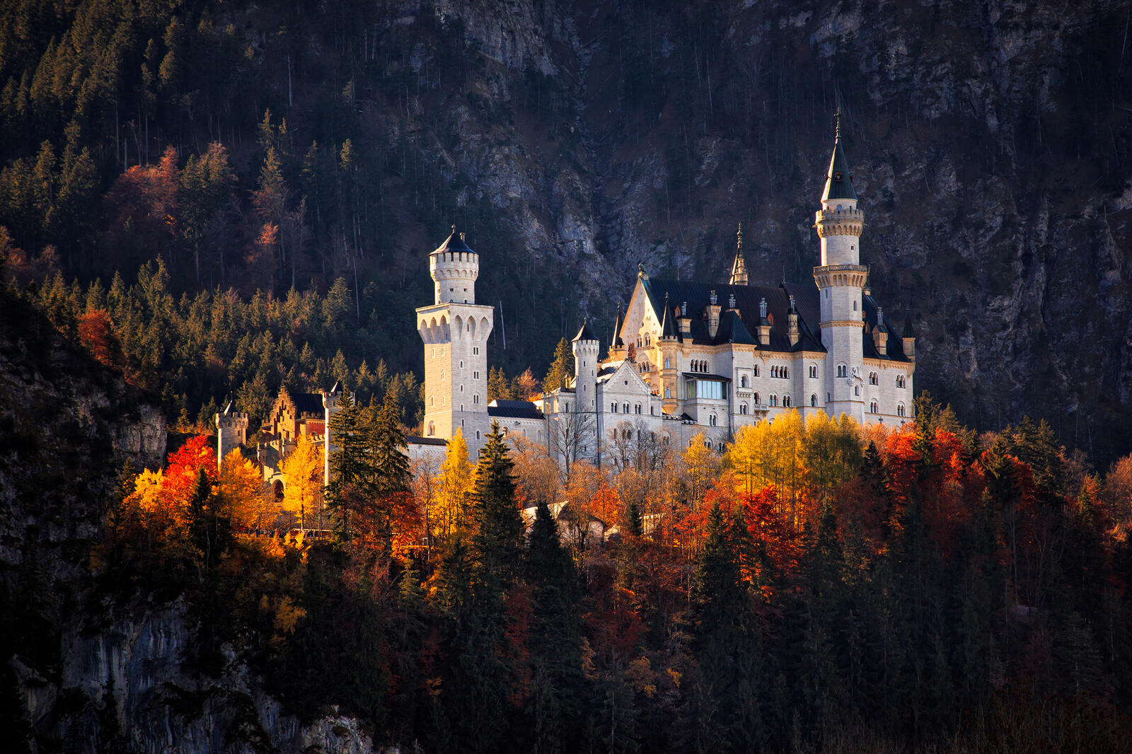 Wallpapers autumn neuschwanstein castle city on the desktop