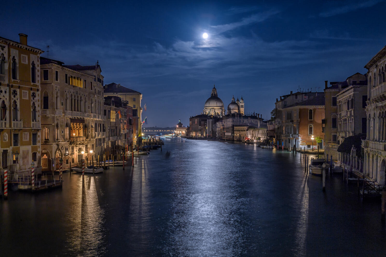 Обои Луна Венеция Италия на рабочий стол