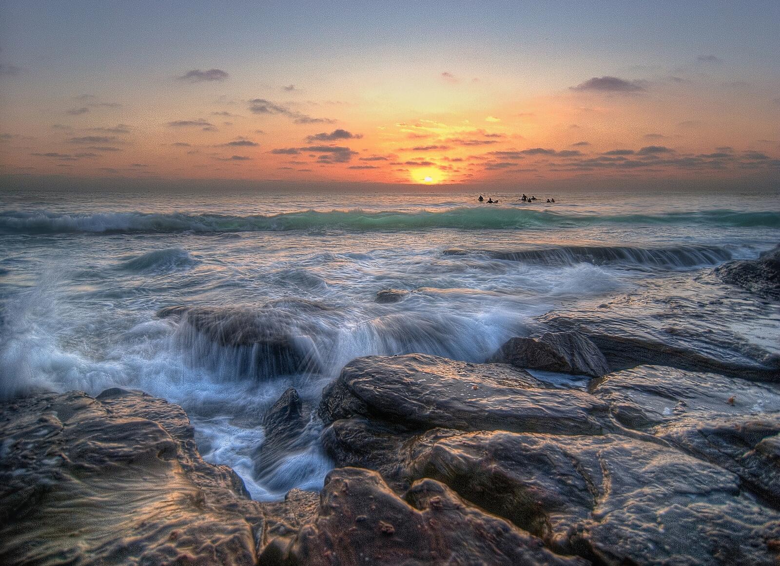 Wallpapers waves sunset rocky shore on the desktop