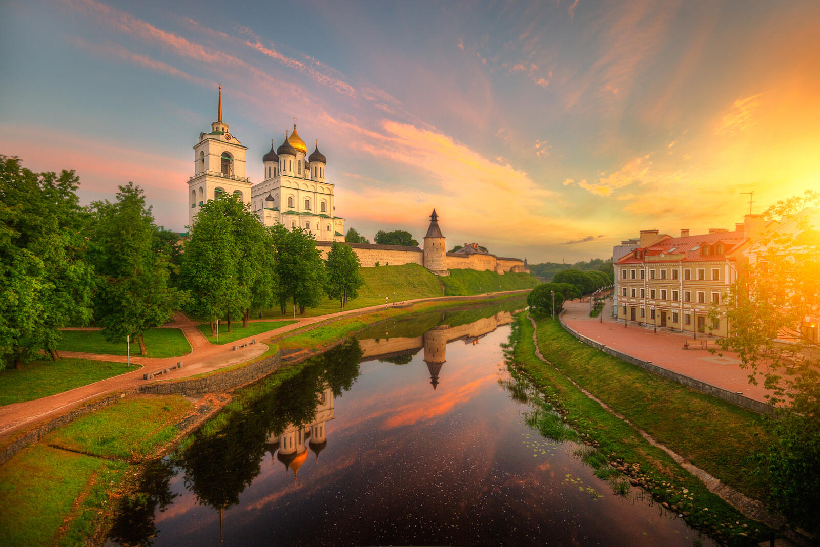 Wallpapers Pskov Russia Church on the desktop