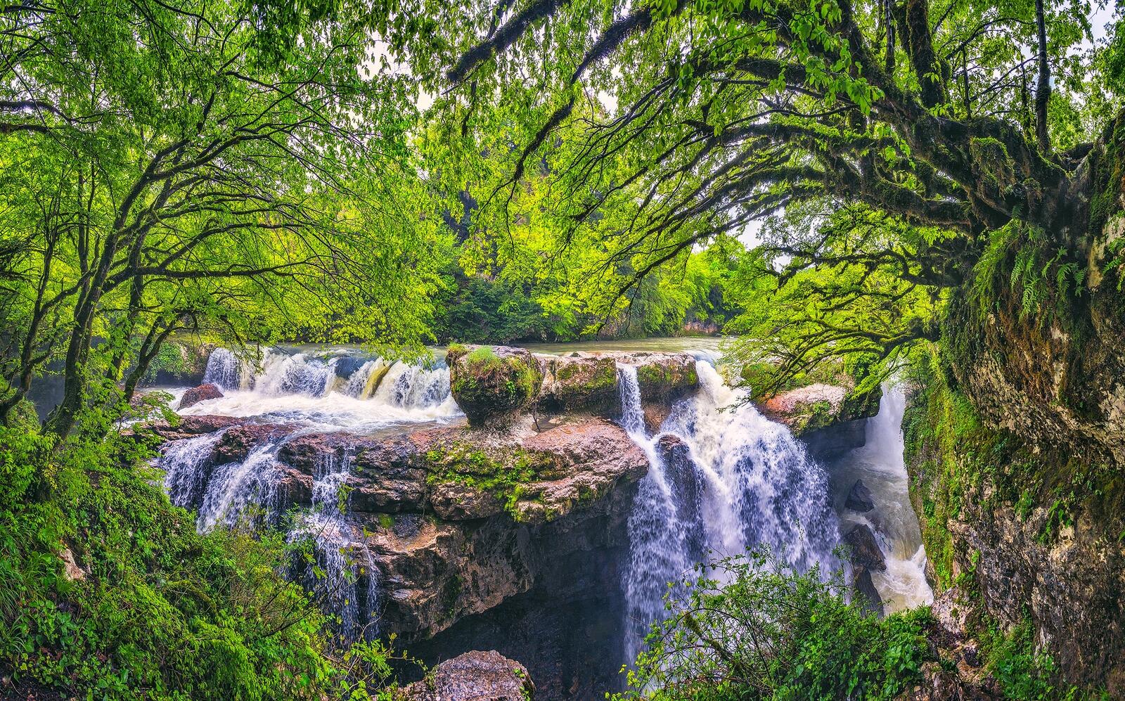 Обои Водопады каньона Гачедили Грузия Кавказ на рабочий стол