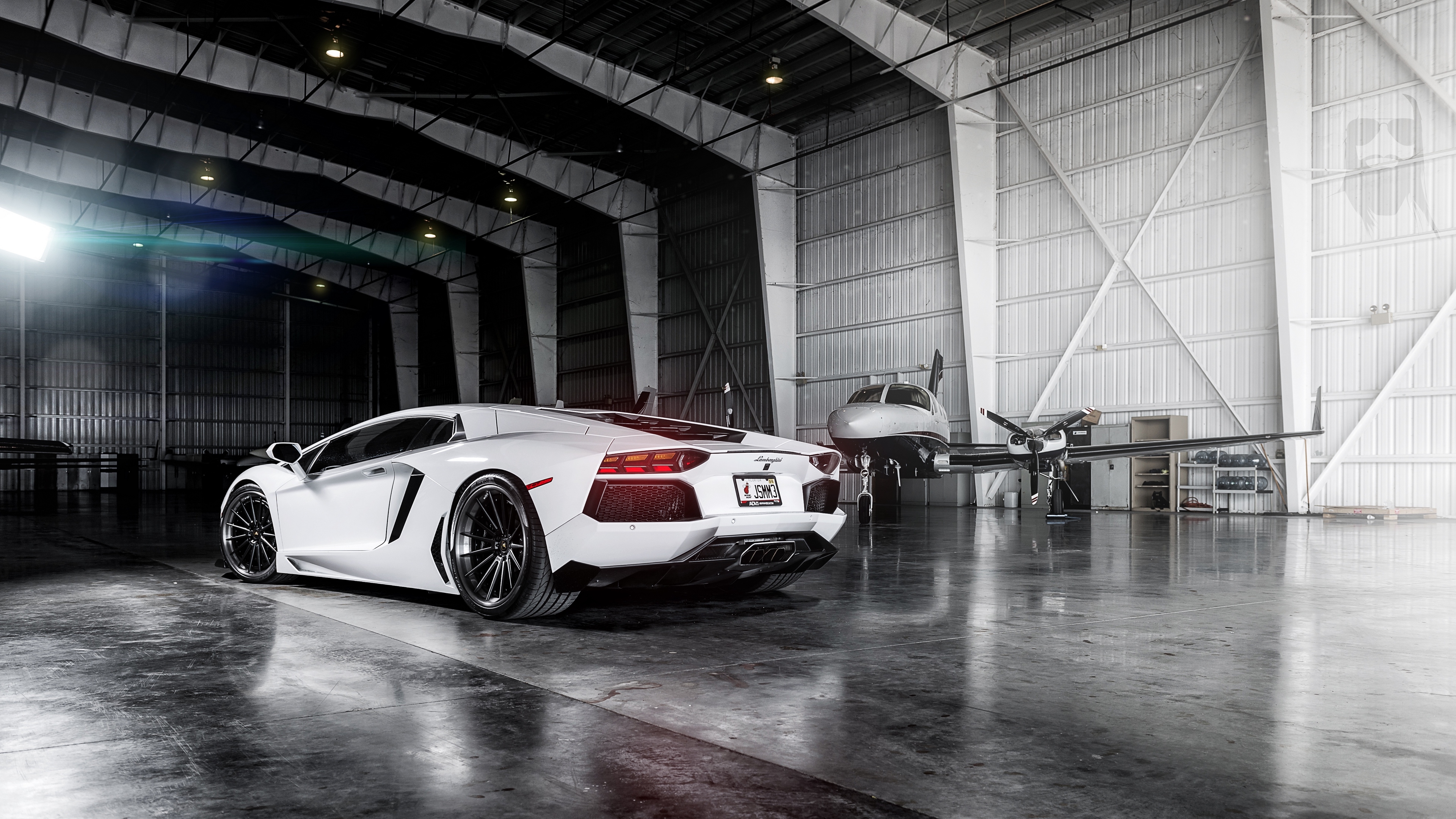 Обои Lamborghini Aventador гараж суперкары на рабочий стол
