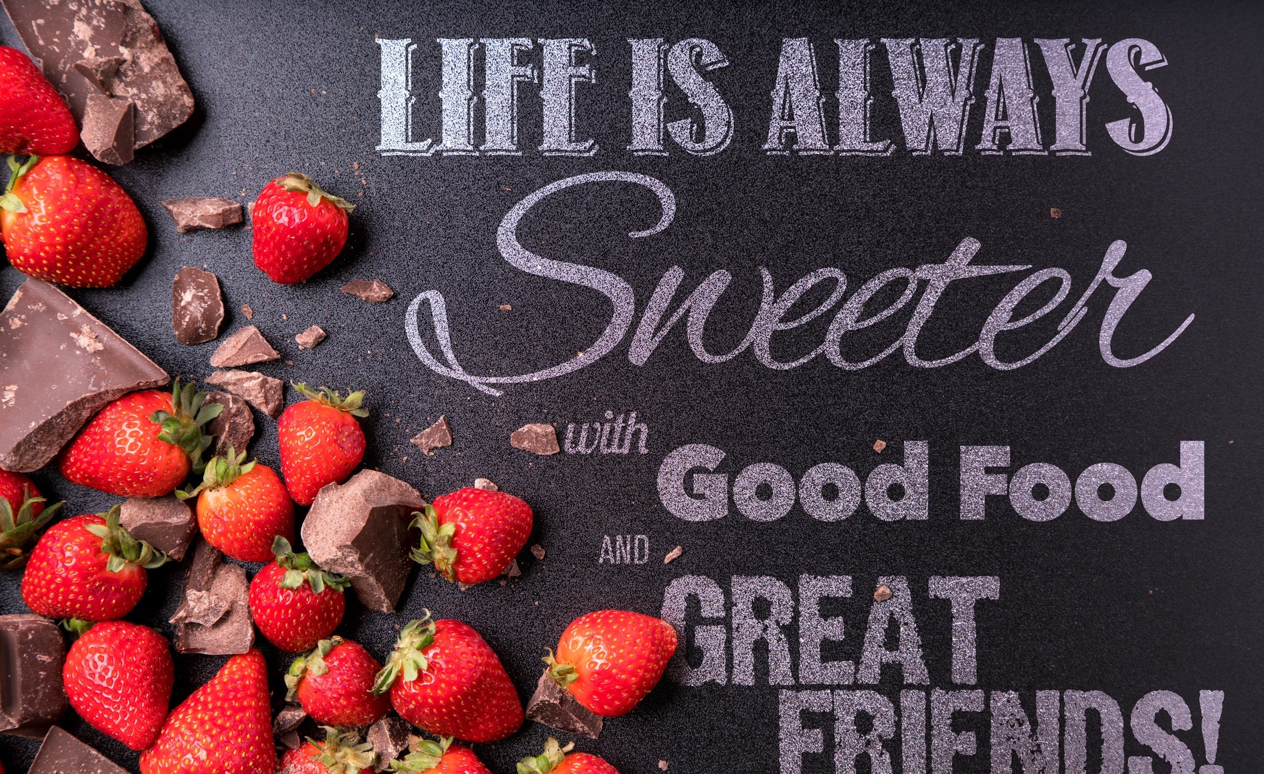 桌面上的壁纸题字 浆果 草莓