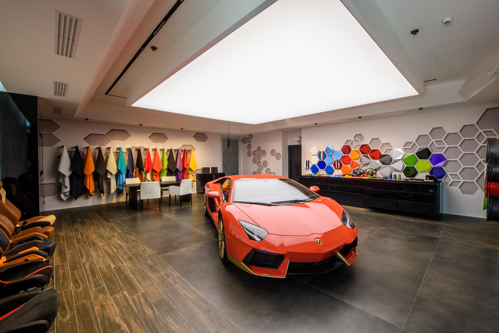Обои Lamborghini Aventador в квартире пол на рабочий стол