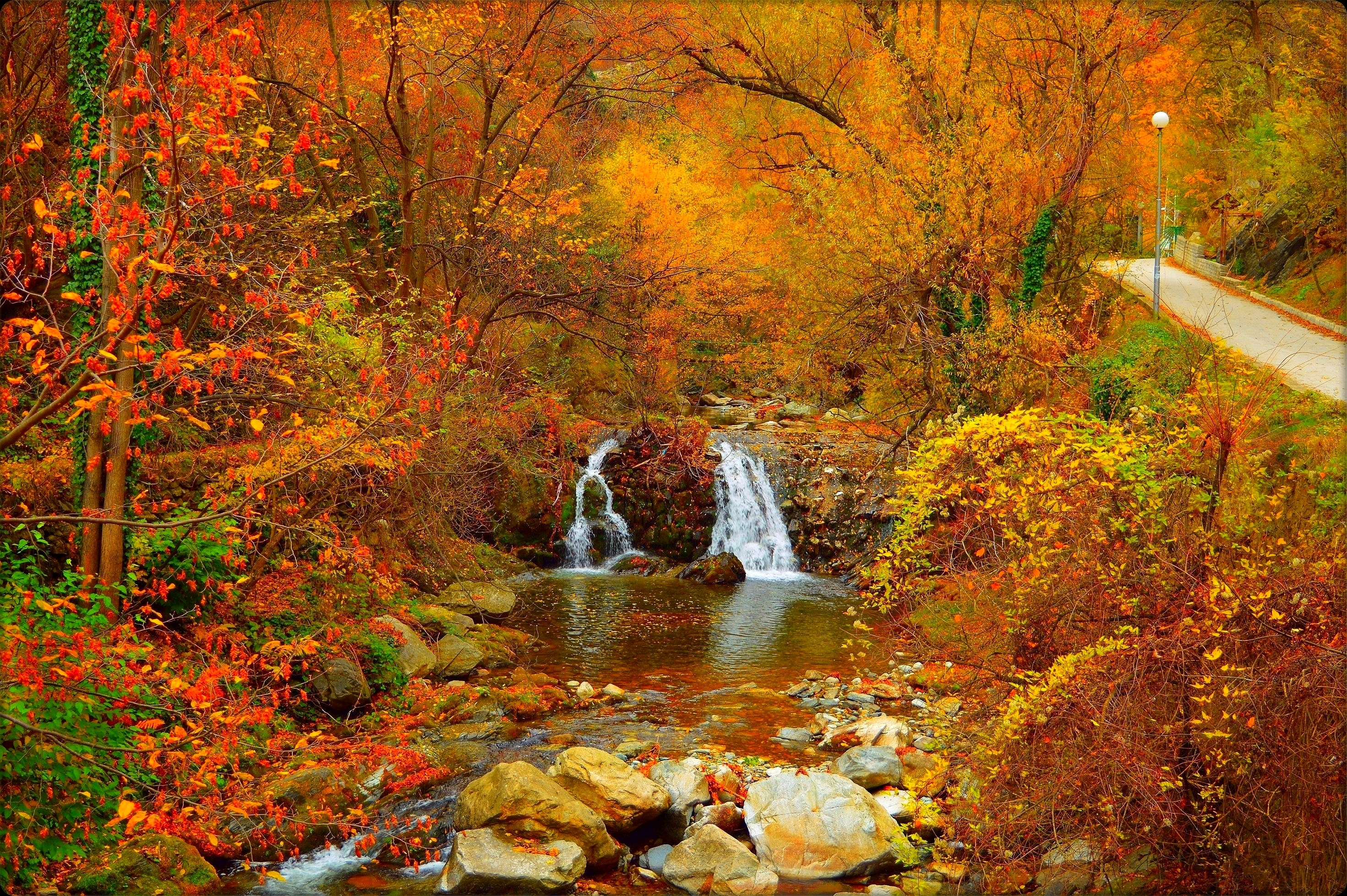 Обои осенние цвета пейзаж осень водопад на рабочий стол